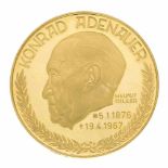 Goldene Anlagemünze. Konrad Adenauer. 900/1000, 34,74 g, Dm. 40,2 mm- - -22.69 % buyer's premium