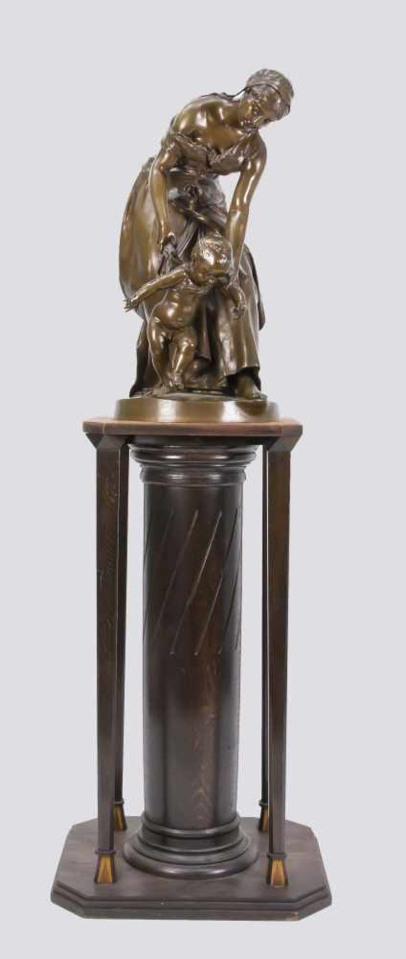 Plé, Henri Honoré. 1853 - Paris - 1922. "Les premiere Pas". Große Bronzeskulptur einer jungen Mutter