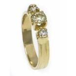 Brillant-Ring GG 585/000 mit einem Altschliff-Diamanten 0,40 ct getönt/SI und 2Brillanten, zus. 0,20