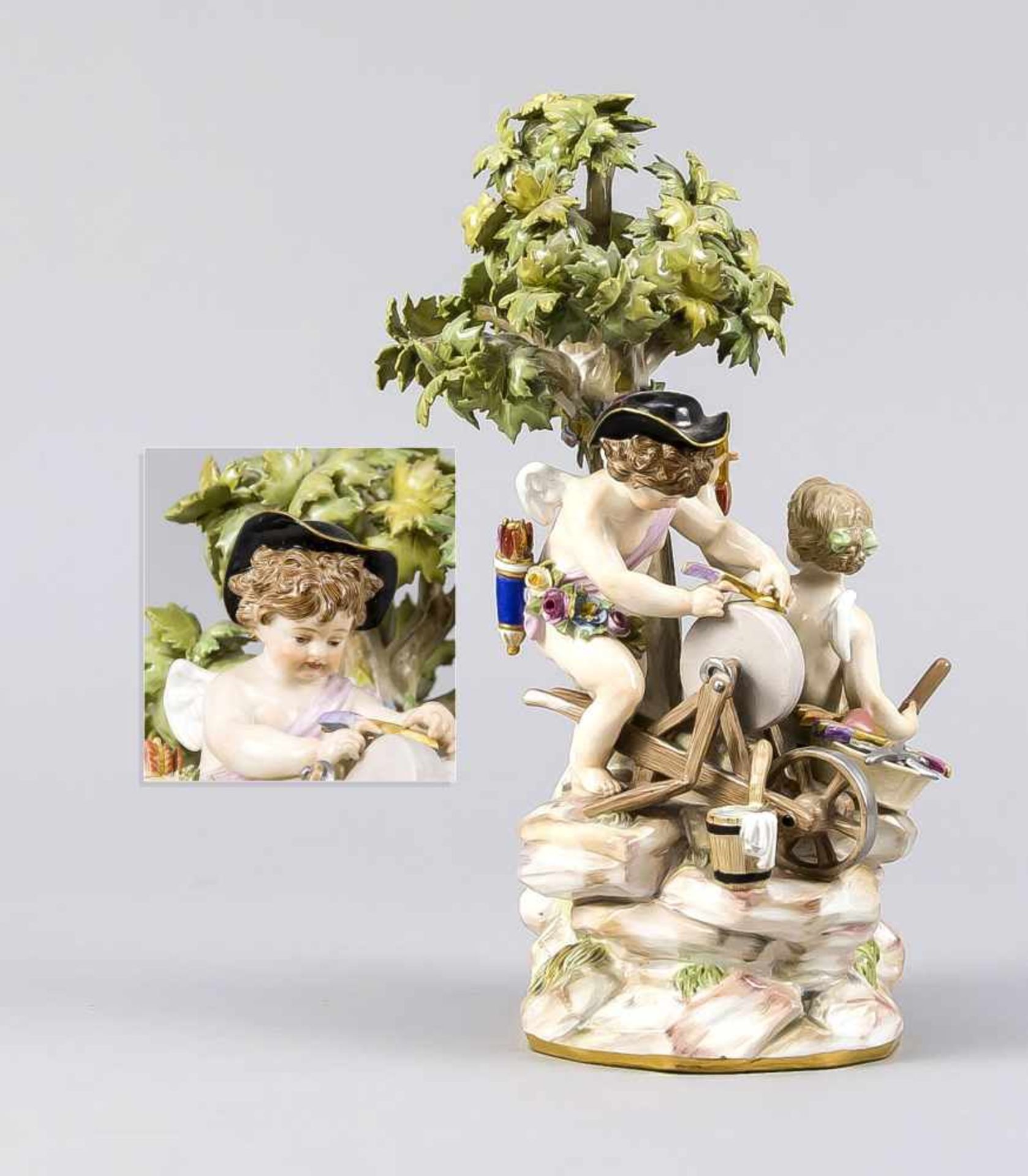 Amorettengruppe. Meissen, Marke 1850-1924, 1. W. Amoretten am Schleifstein, Modellnr. E26,