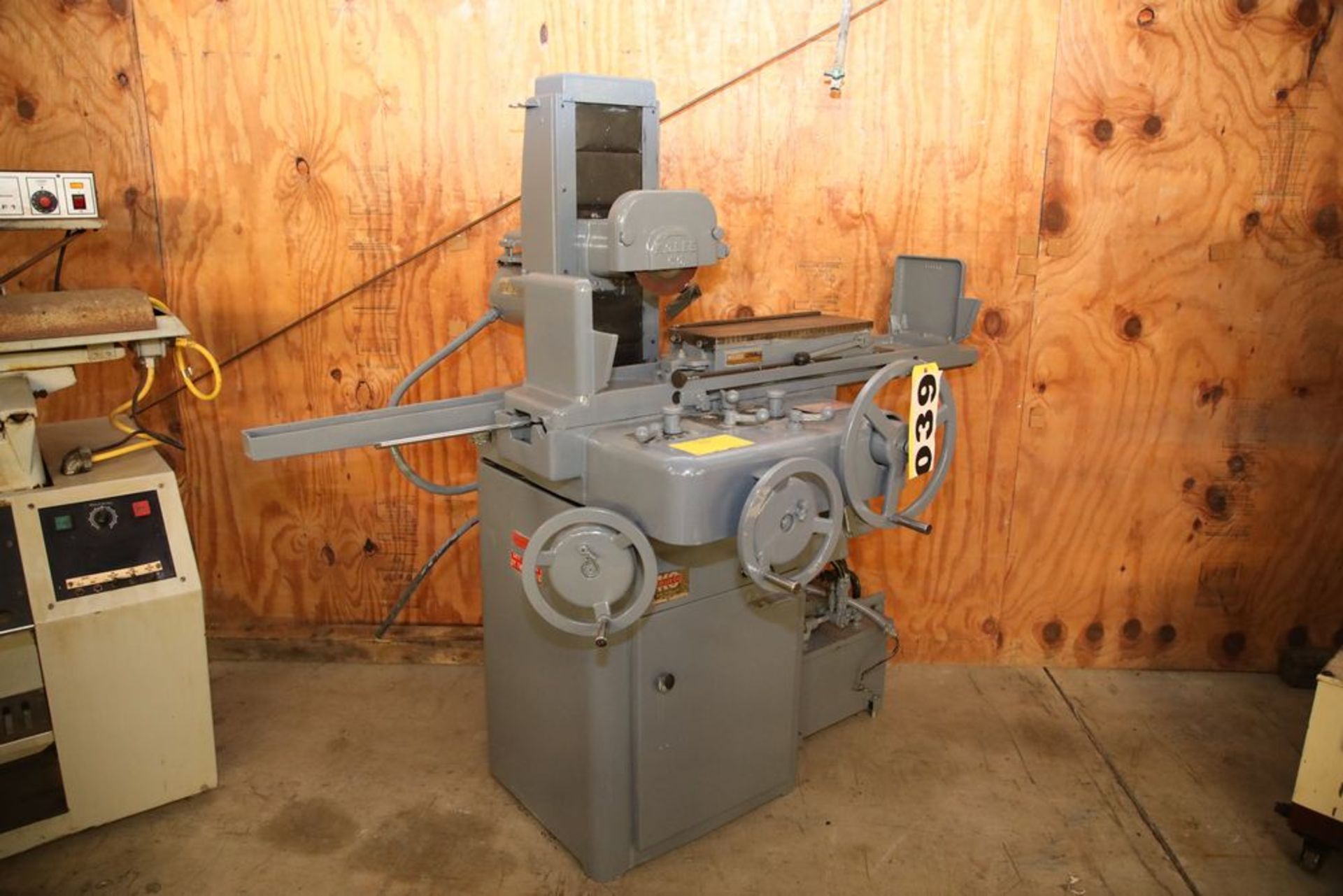 K O LEE SURFACE GRINDER MACHINE MANUAL // HYDRAULIC FEED UNIT - Image 2 of 3