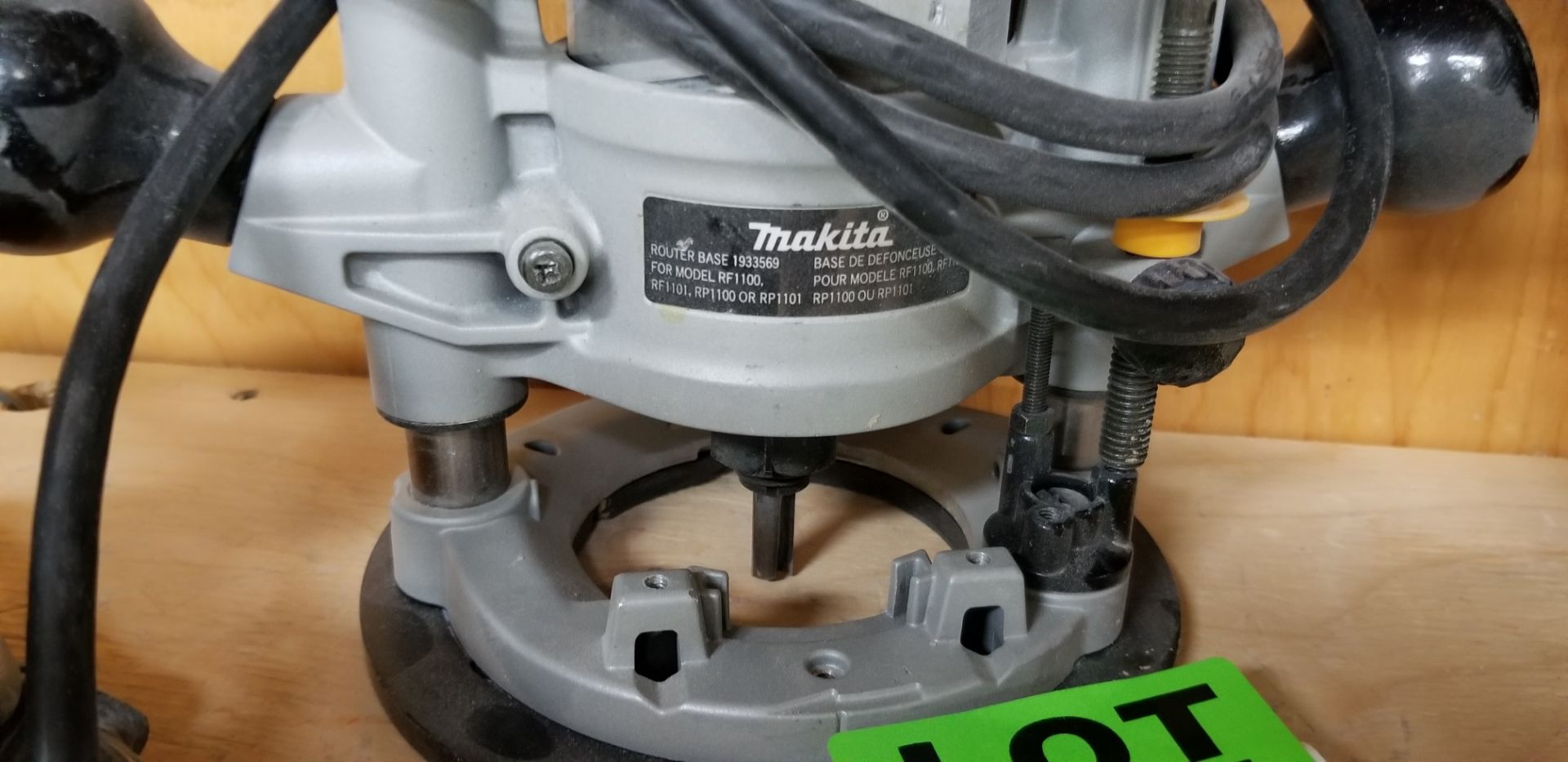 MAKITA Router mod. RF1101 with base. 120V, 50-60HZ, 8000-2400min RPM//Routeur MAKITA mod. RF1101 - Image 3 of 3