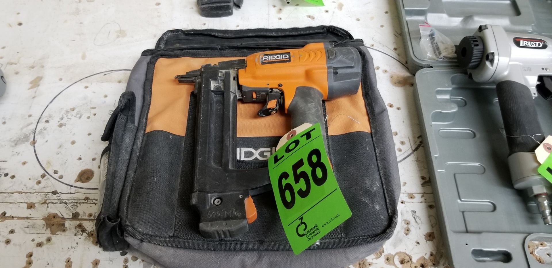 RIDGID Staple gun mod. R150FSA // RIDGID Pistolet à agrafes mod. R150FSA