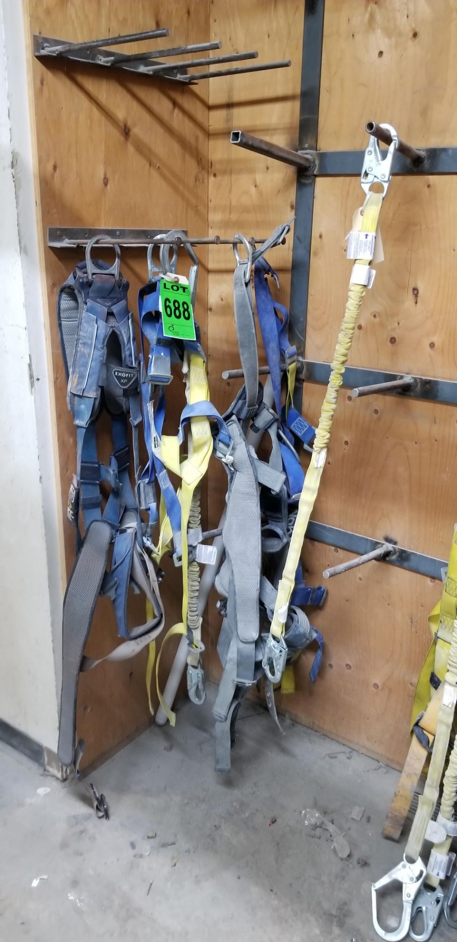 Lot of (4) safety harnesses including (2) NORTH DURABILT mod. FP759/10PXL & (2) DBI SALA Exofit // - Image 2 of 2