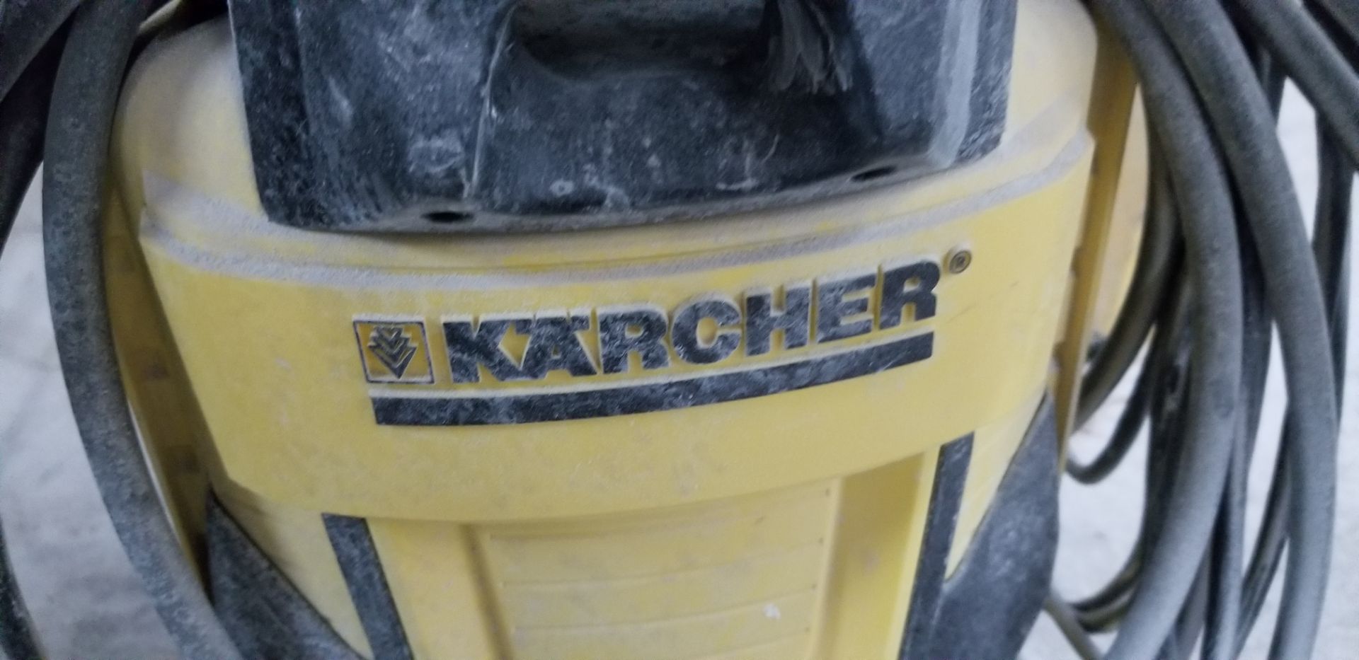 KARCHER portable pressure washer system // Système de lavage à pression portable KARCHER - Image 2 of 3