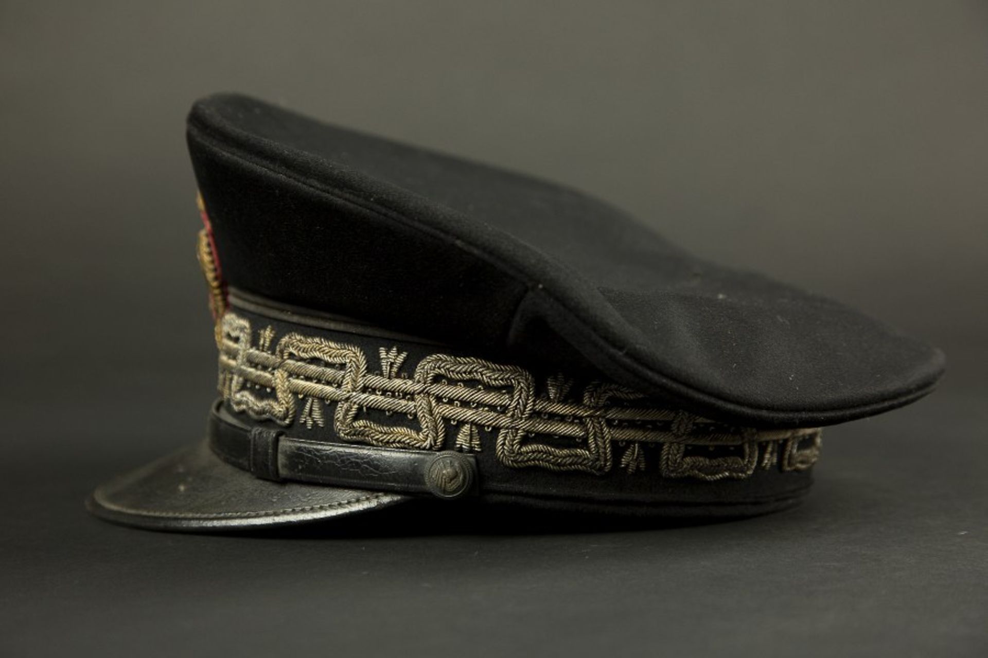 Casquette de général de brigade italien en grande tenueEn tissu noir, comportant les grecs brodés - Bild 2 aus 4