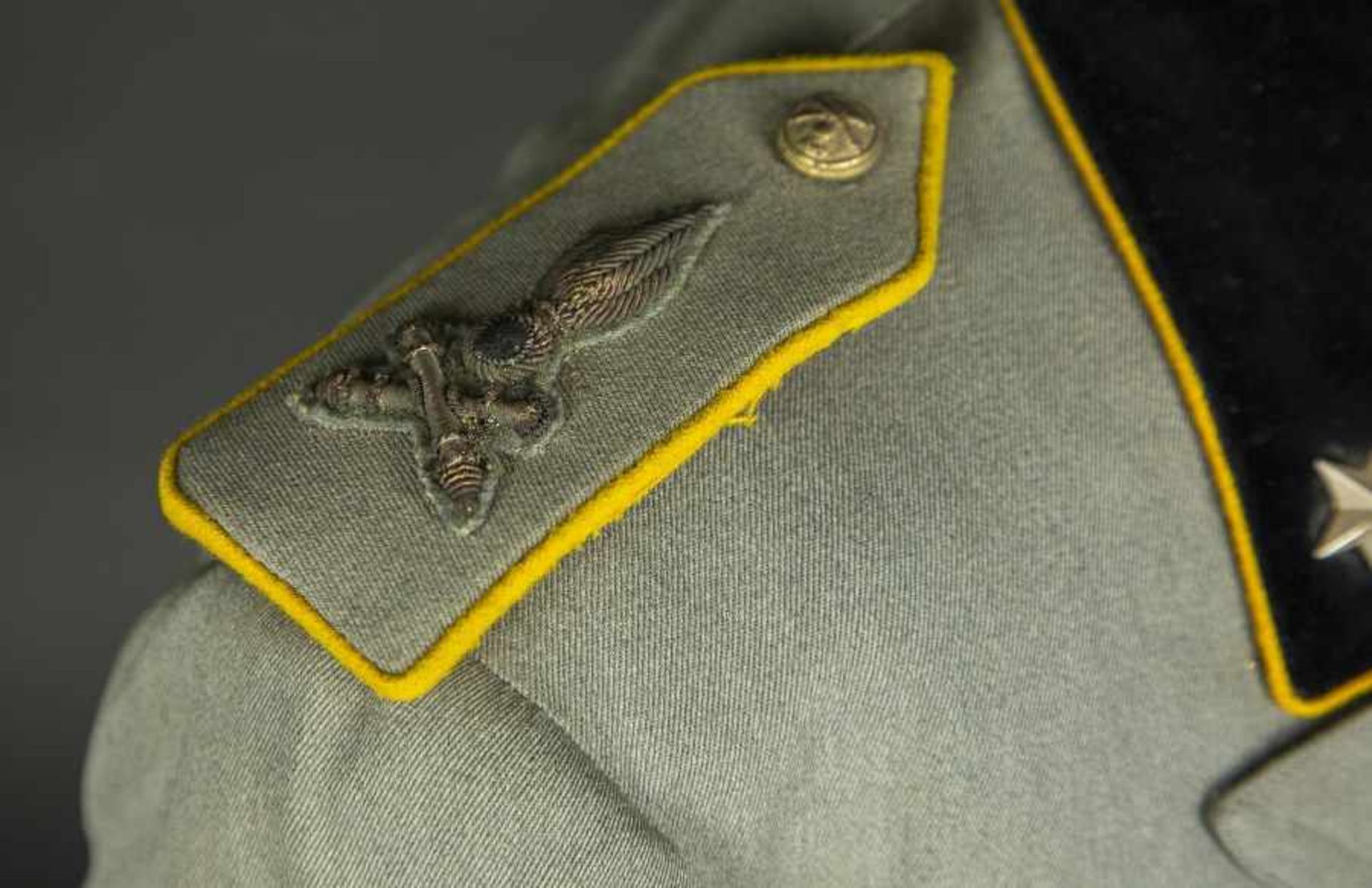 Uniforme d'officier de l'artillerie italienneComprenant une vareuse quatre poches en gabardine - Bild 4 aus 4