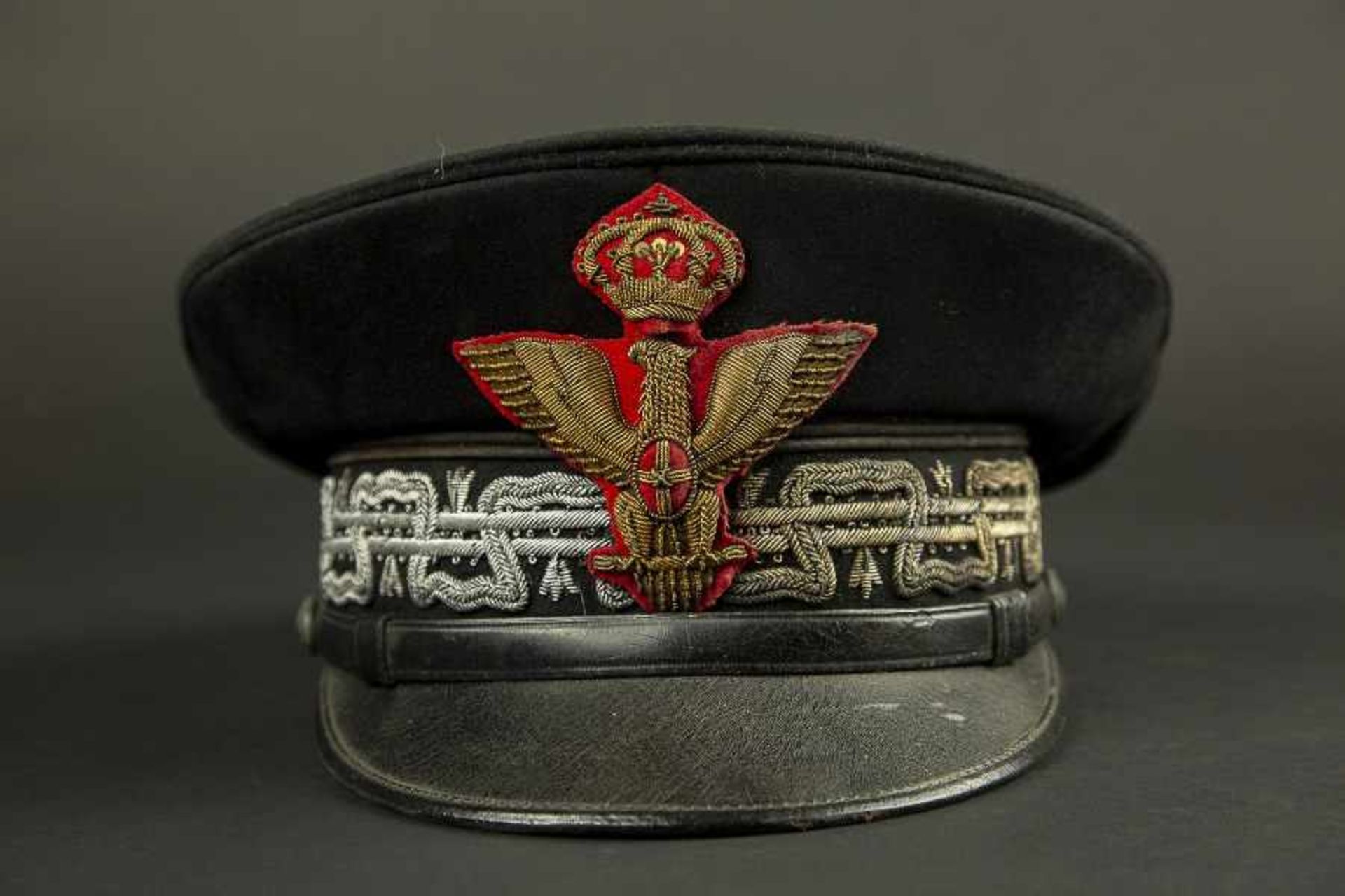 Casquette de général de brigade italien en grande tenueEn tissu noir, comportant les grecs brodés