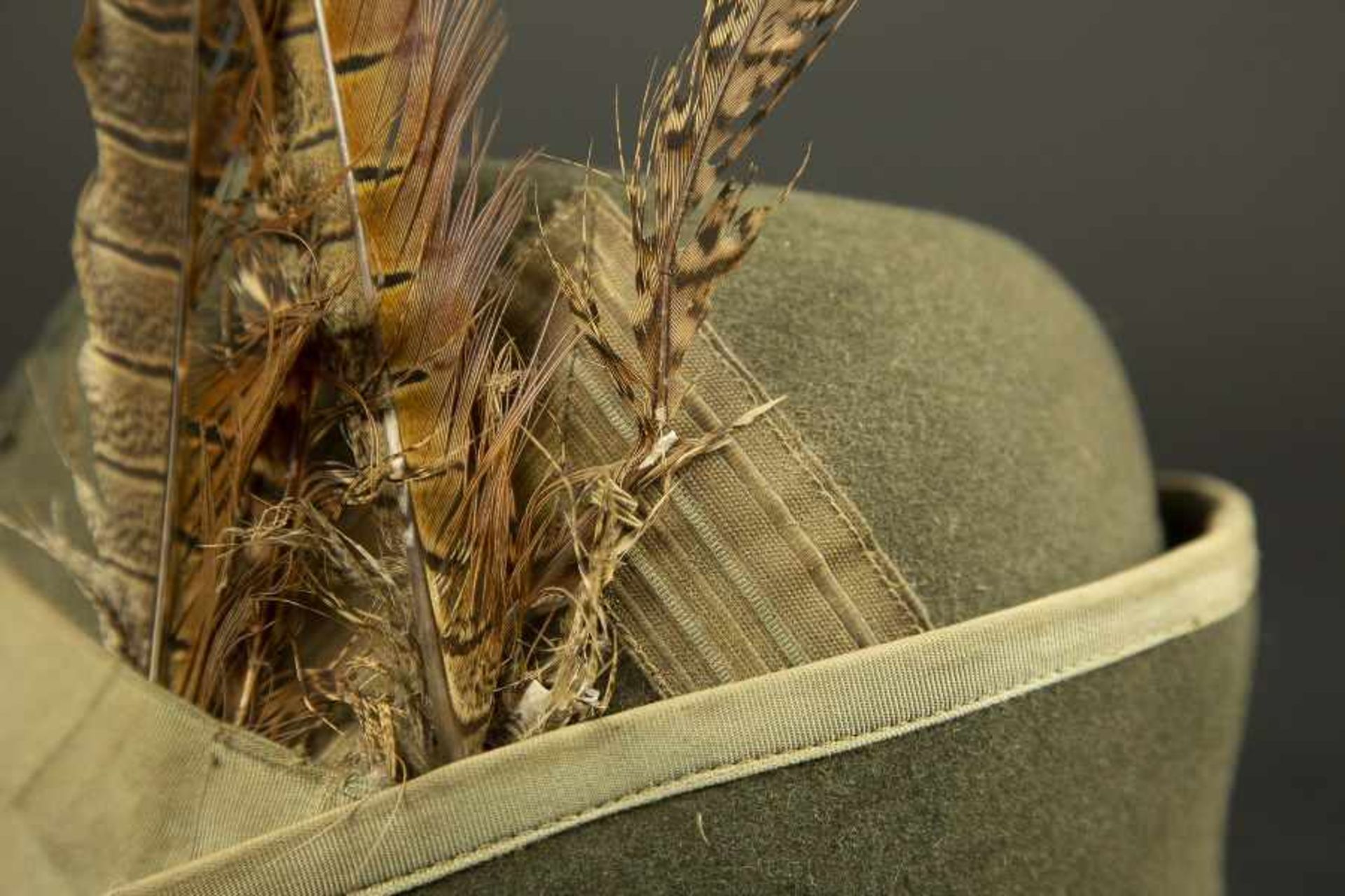 Chapeau d’officier du 5ème AlpiniEn drap kaki, bandeau en toile gris. Jugulaire tressé présente. - Bild 3 aus 4