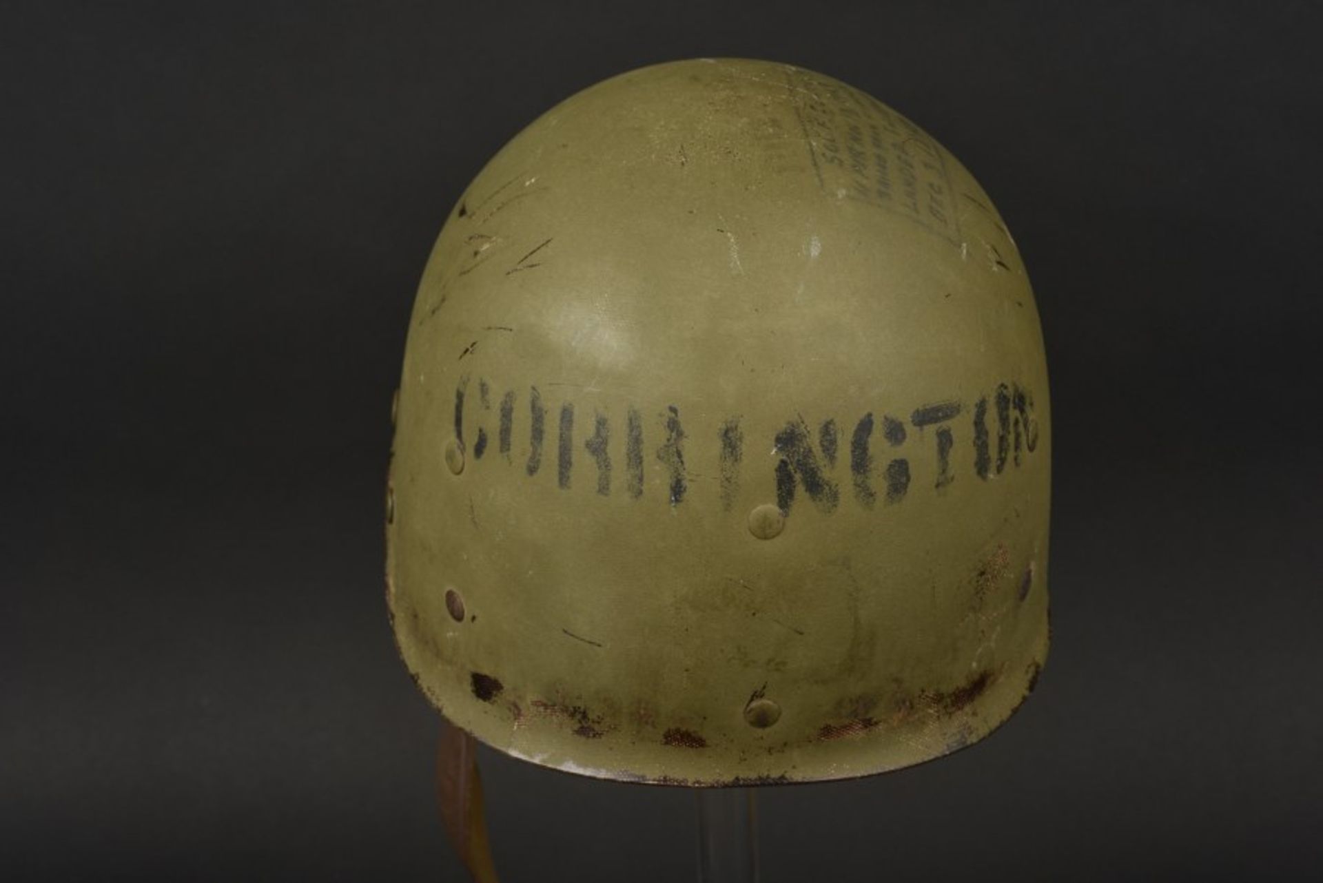 Casque de parachutiste M2 du soldat Floyd Corrington de la Company D du 2nd Battalion du 506th PIR - Bild 3 aus 4