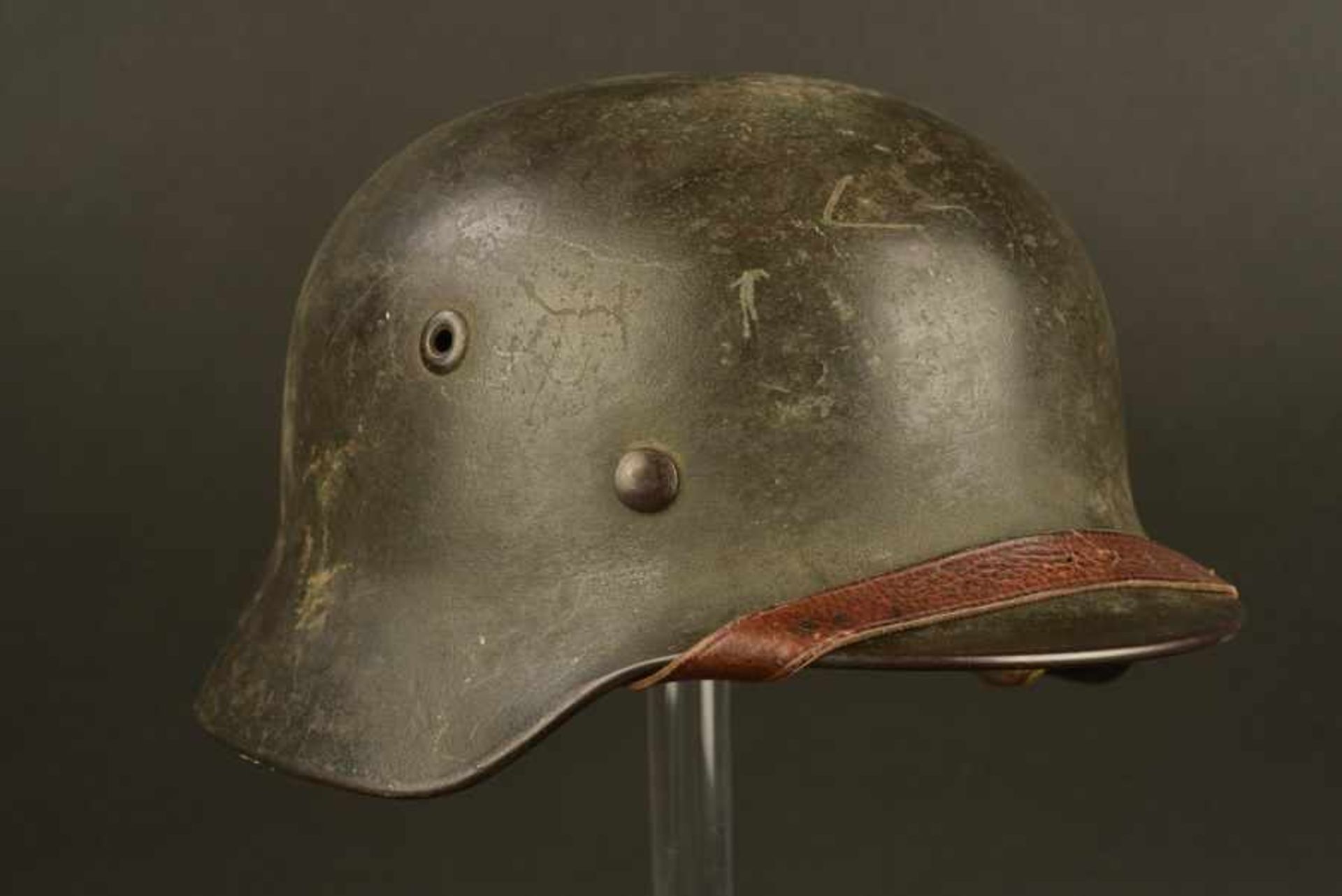 Casque nominatif de la HeerCoque de casque M-40, fabrication Q64, numéro de lot T786? Peinture