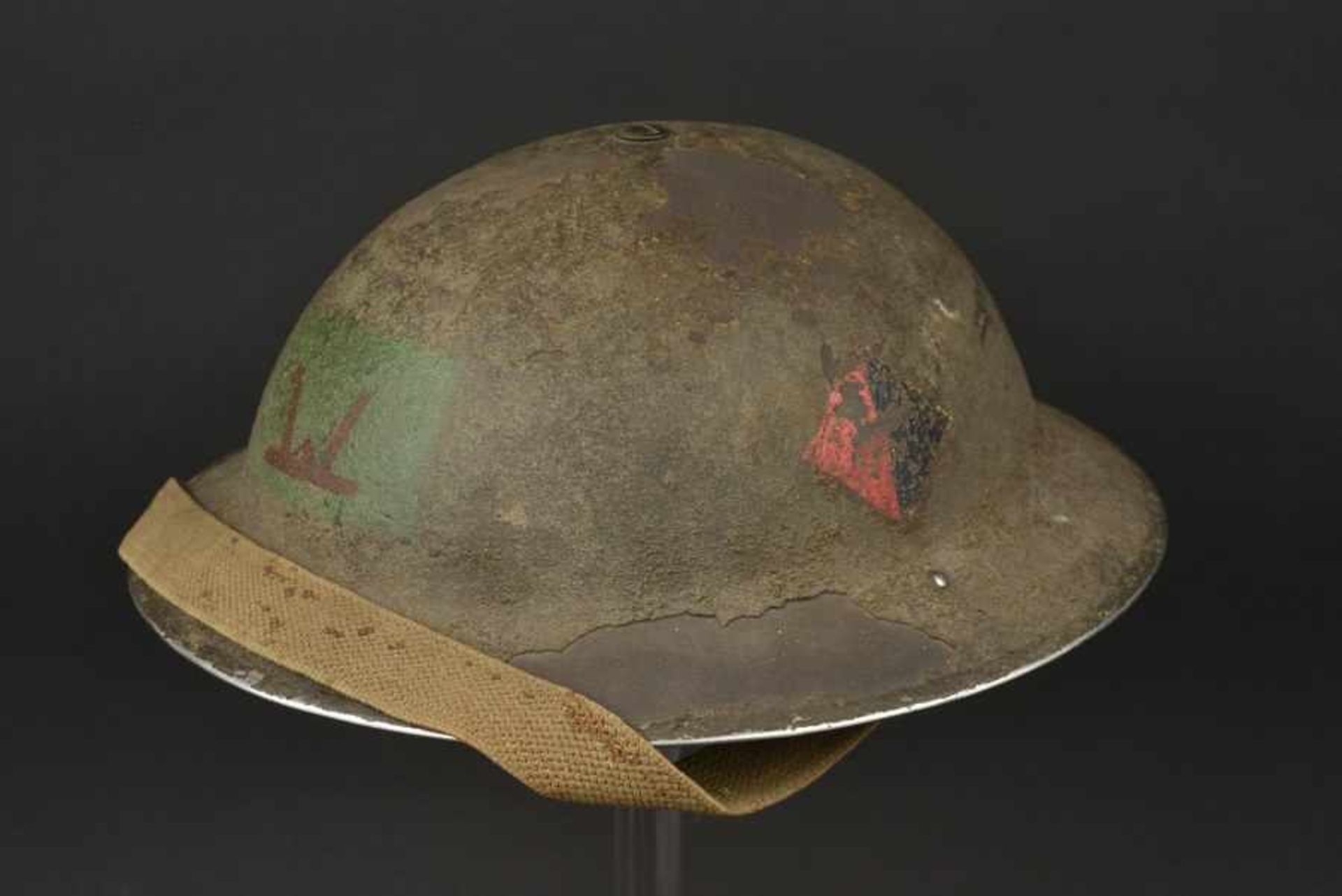 Casque du soldat Arthur George Jeynes du Welch Regiment 160th infantry brigade de la 53rd infantry