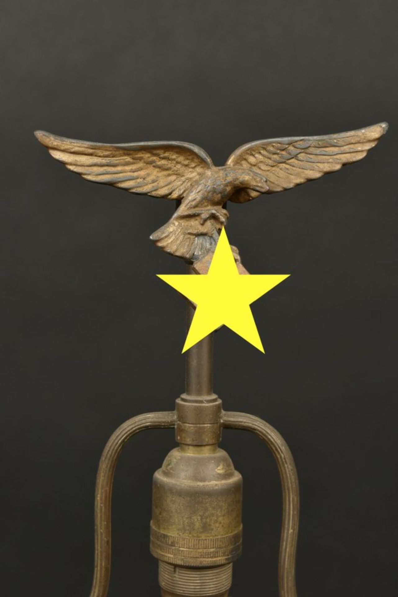 Lampe de bureau d'un officier de la Luftwaffe provenant de l'ancien aéroport militaire allemand - Bild 3 aus 4
