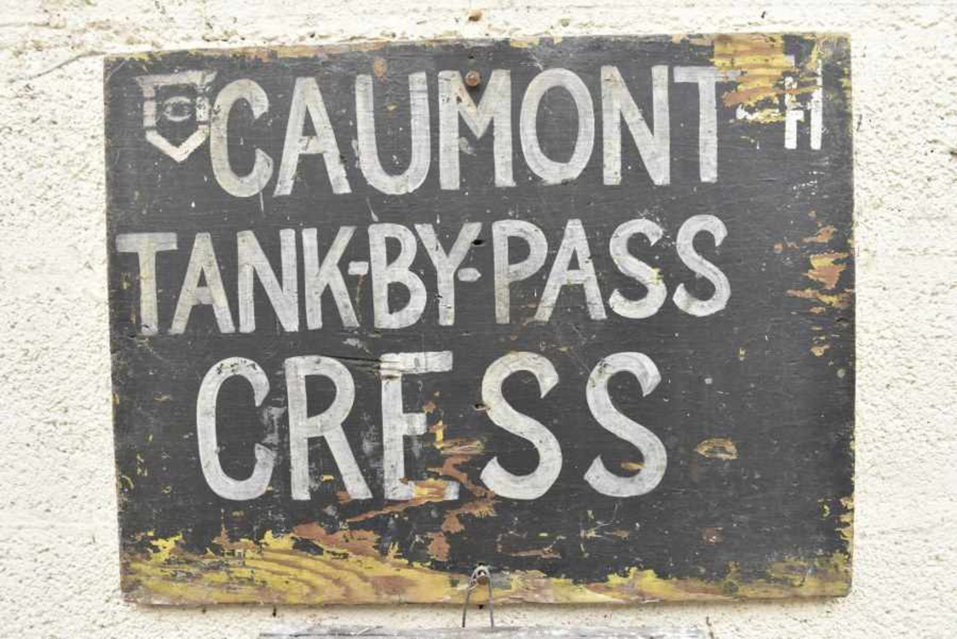 Panneau de la 6th Tank Brigade. Panel of the 6th Tank Brigade. En bois, fond peint en noir, lettrage - Bild 4 aus 4