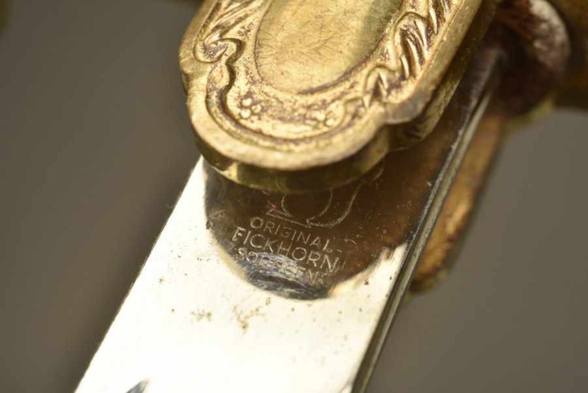 Sabre de la HeerPommeau orné de feuille de chêne, poignée en ébonite noire, filigrane présent, aigle - Bild 2 aus 4