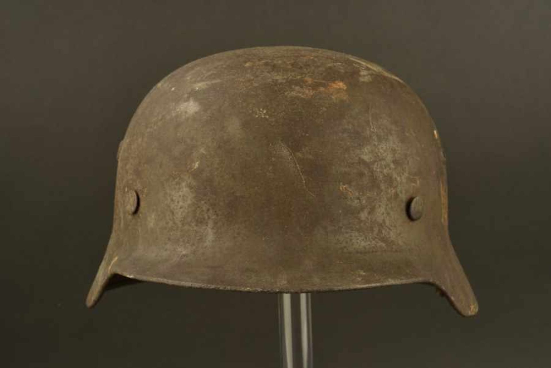 Casque de la HeerCoque de casque 35, code fabricant et numéro de lot illisible. Coiffe en cuir