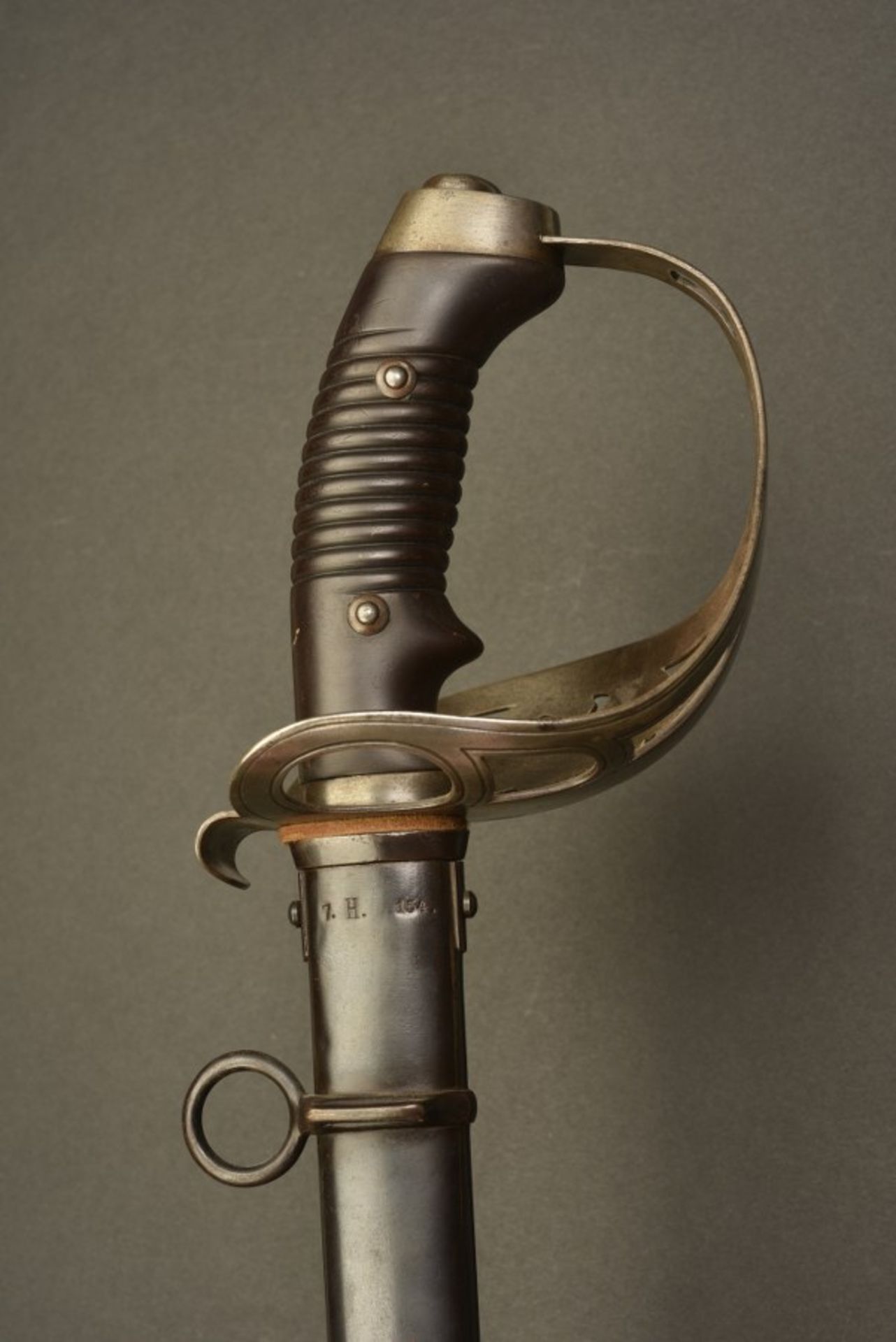 Sabre modèle 1889 de Cavalerie TroupeGarde en métal arborant l'aigle impériale et marquée VIII 11. - Bild 3 aus 4