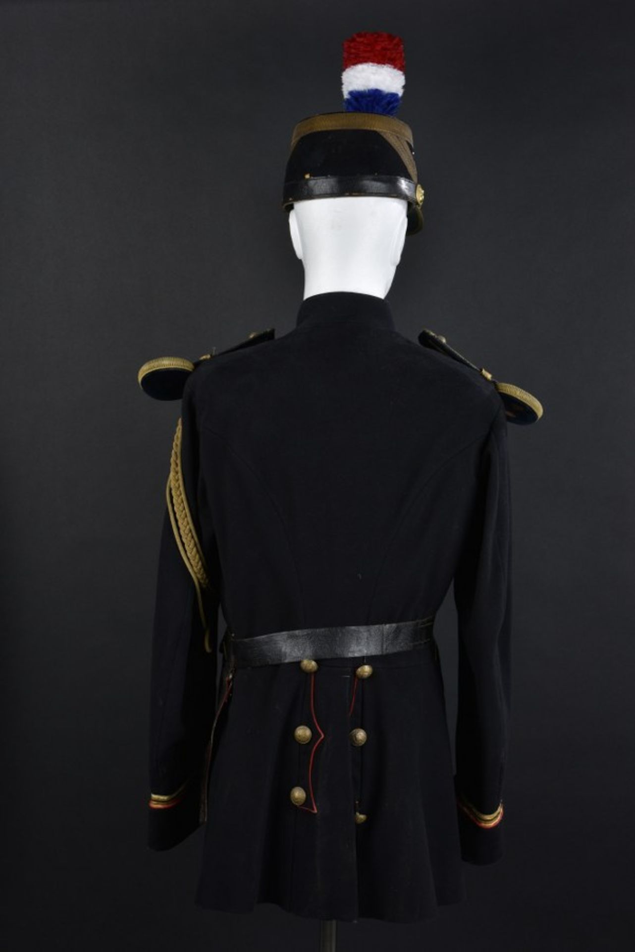 Bustier de Chef de Musique de la Garde Républicaine (autour de 1925)comprenant un shako bas de - Bild 2 aus 4