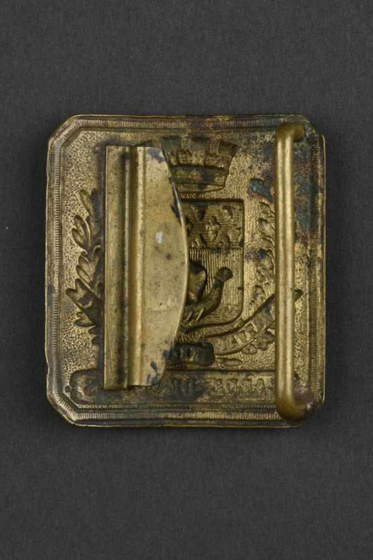 Boucle de ceinturon de la Garde de Paris de 1870Complète avec ses ardillons. Traces d’usures. Photos - Bild 2 aus 2