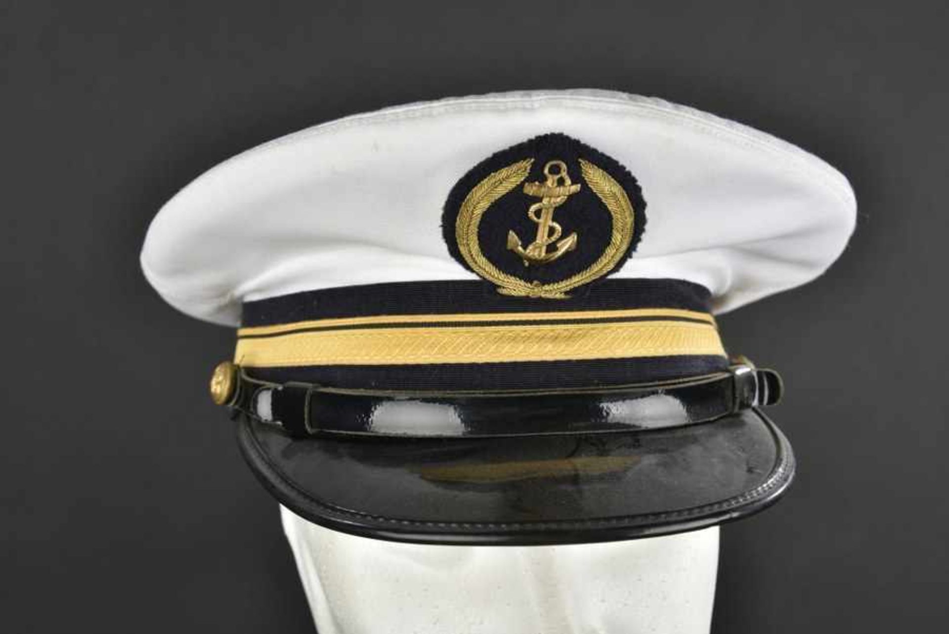 Bustier de Gendarme Maritime contemporain comprenant une casquette coiffe blanche, une vareuse, - Bild 4 aus 4