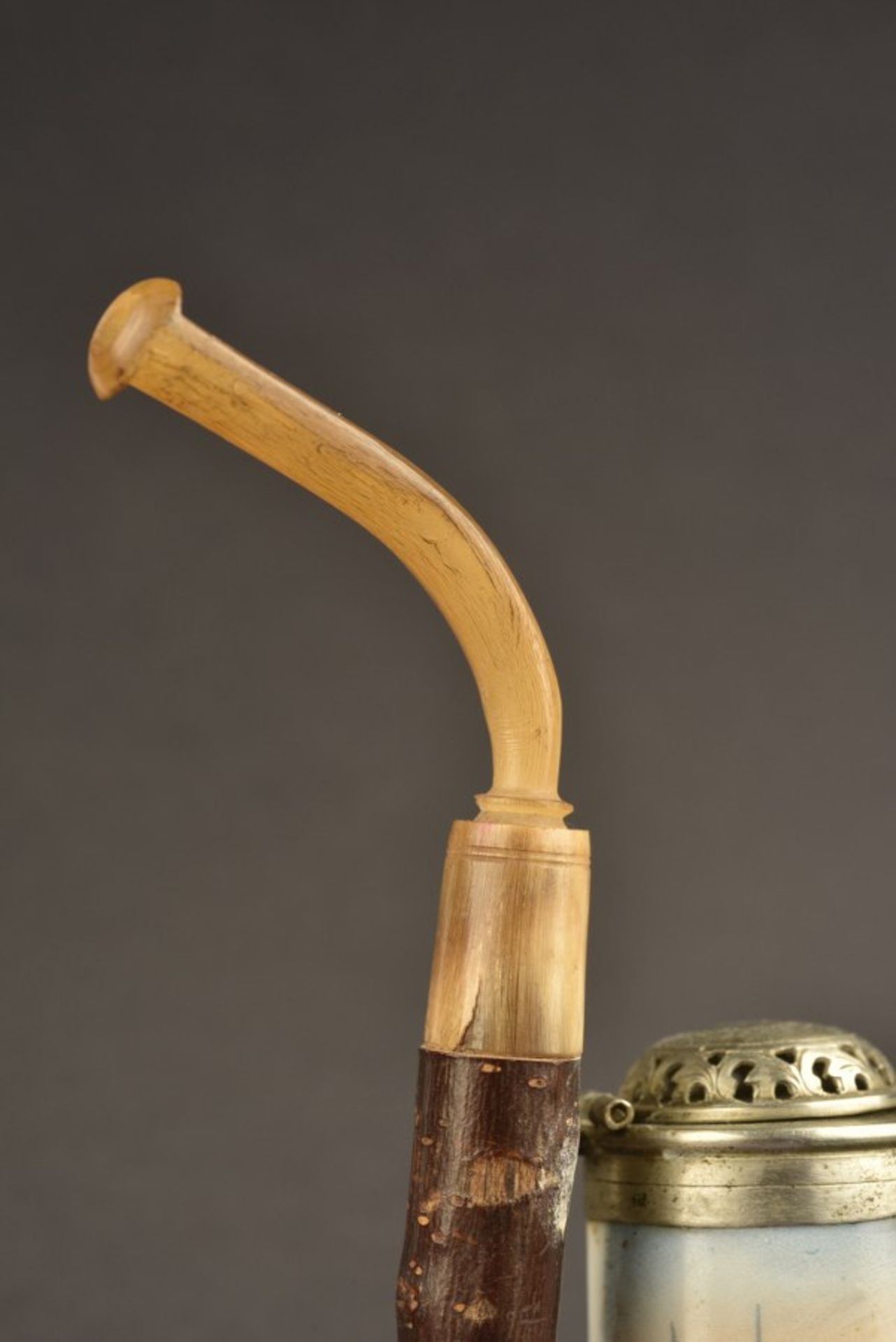 Pipe de réservistePetit modèle de pipe. Fourneau en porcelaine blanche, décoré d'un paysage, les - Bild 3 aus 4