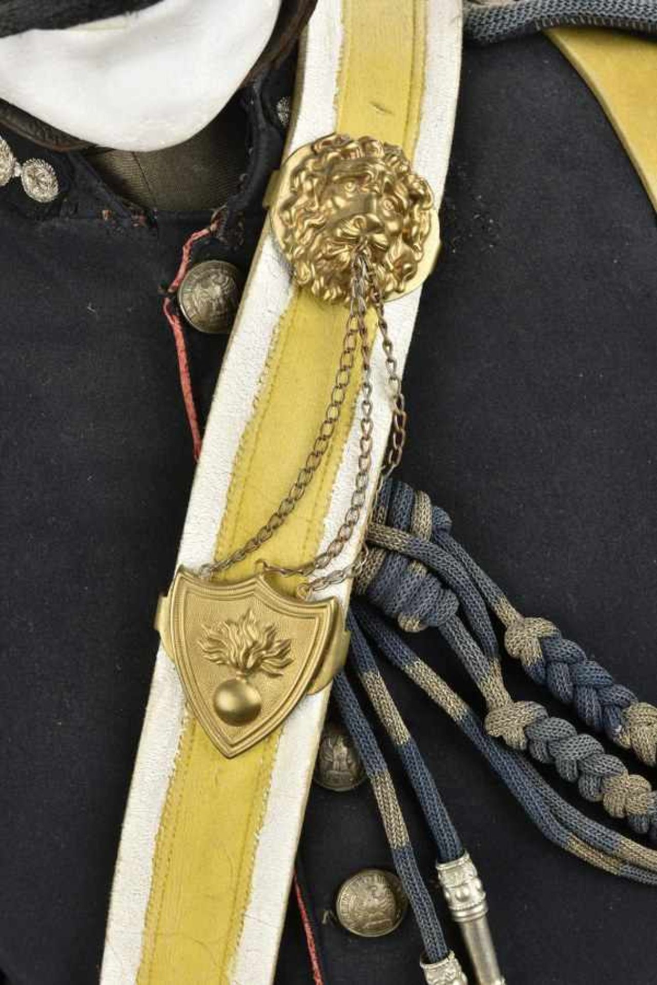 Bustier de Gendarme modèle 1868comprenant un bicorne de troupe de la gendarmerie impériale modèle - Bild 3 aus 4