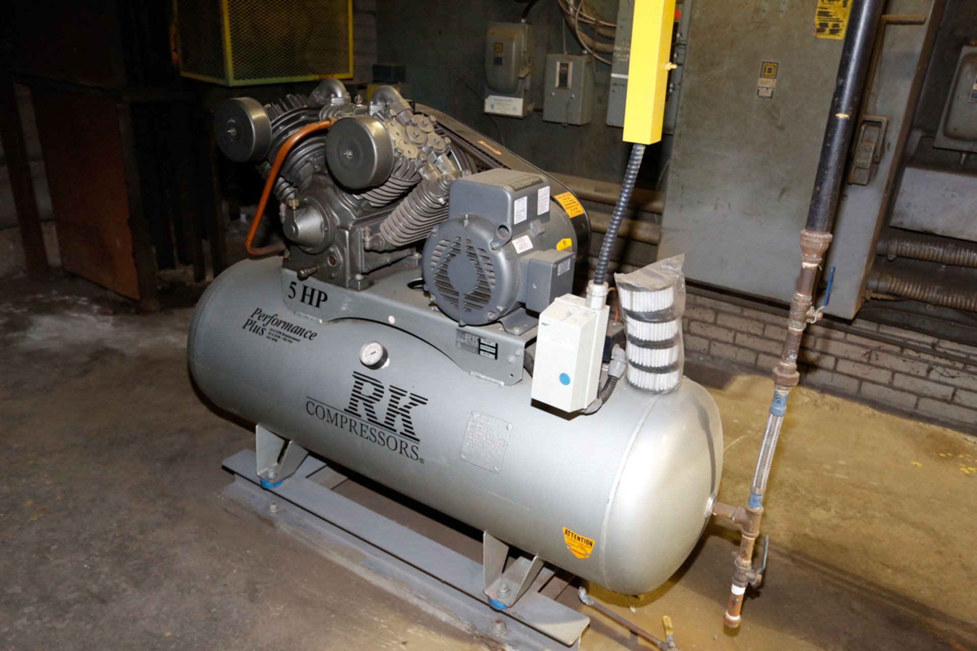 RK 5 HP AIR COMPRESSOR, 80 GAL. TANK, 220V/SINGLE PHASE