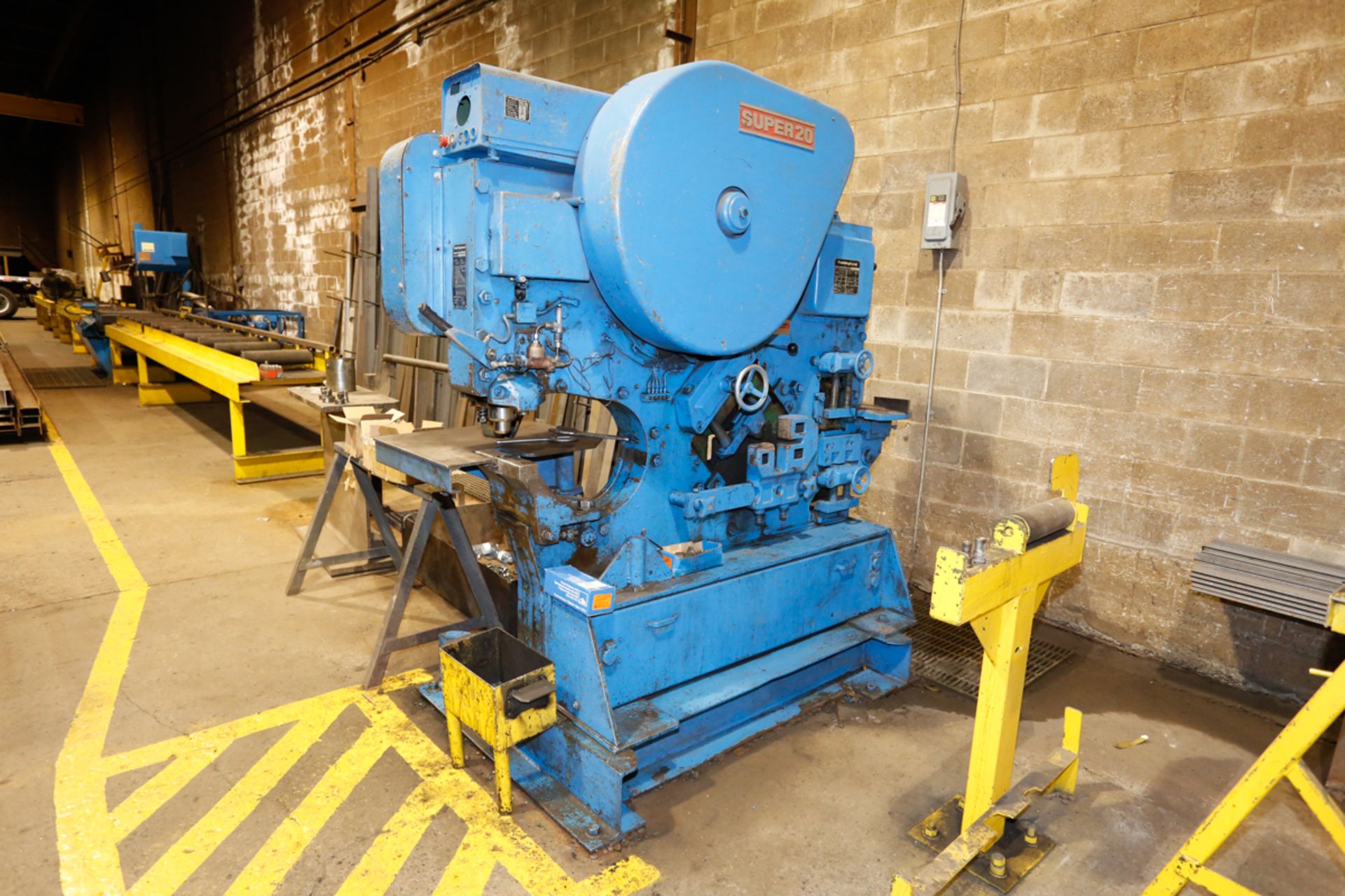 PEDDINGHAUS 210 SUPER 20, +/- 100 TON MECHANICAL IRONWORKER ,6 X 6 X 6 9/16 CAP, W/ PUNCH & DIES &