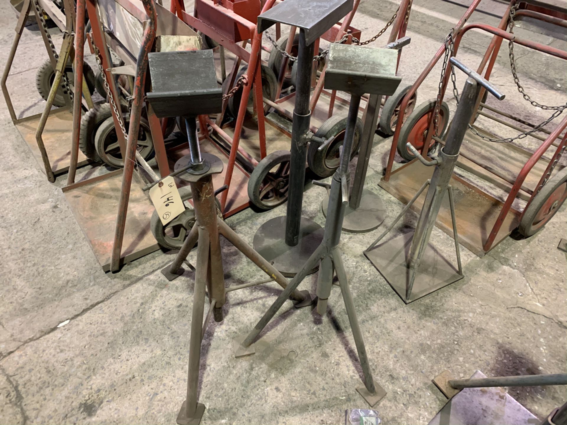 LOT OF 5 STANDS