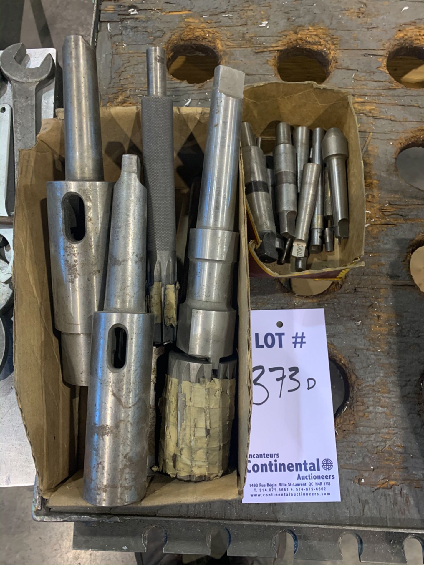 LOT OF ASSORTED SLEAVES, ETC