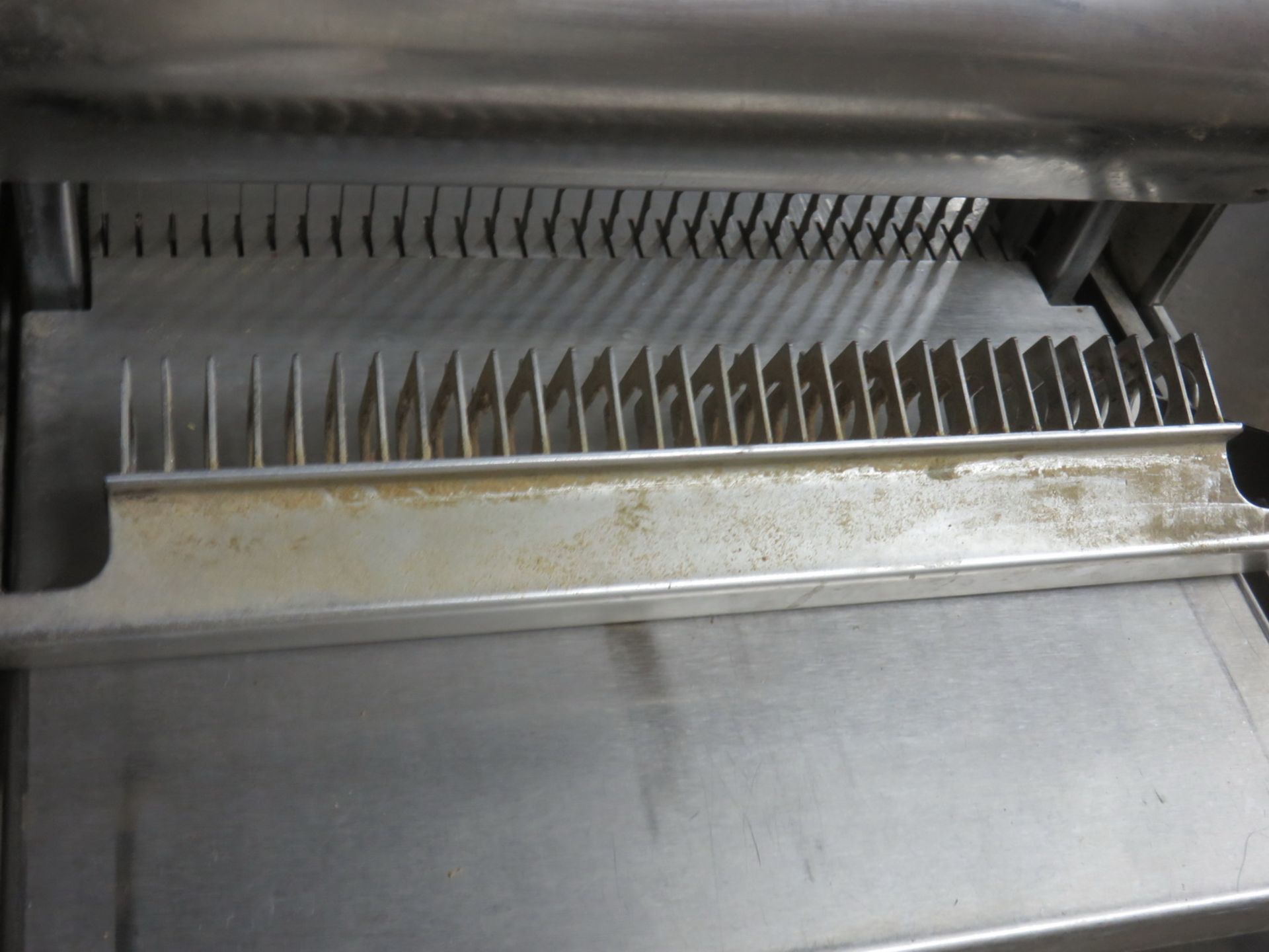 OLIVER 777 15" CUT HIGH SPEED BREAD SLICER (110V) - Image 2 of 4