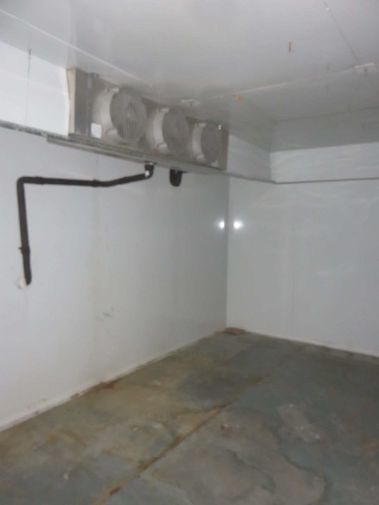 LOT - POLAR TECHNOLOGY APPROX. 19' X 16' X 102"H ELEVATED FLOOR WALK-IN FREEZER W/ (2) REF PLUS - Image 3 of 6