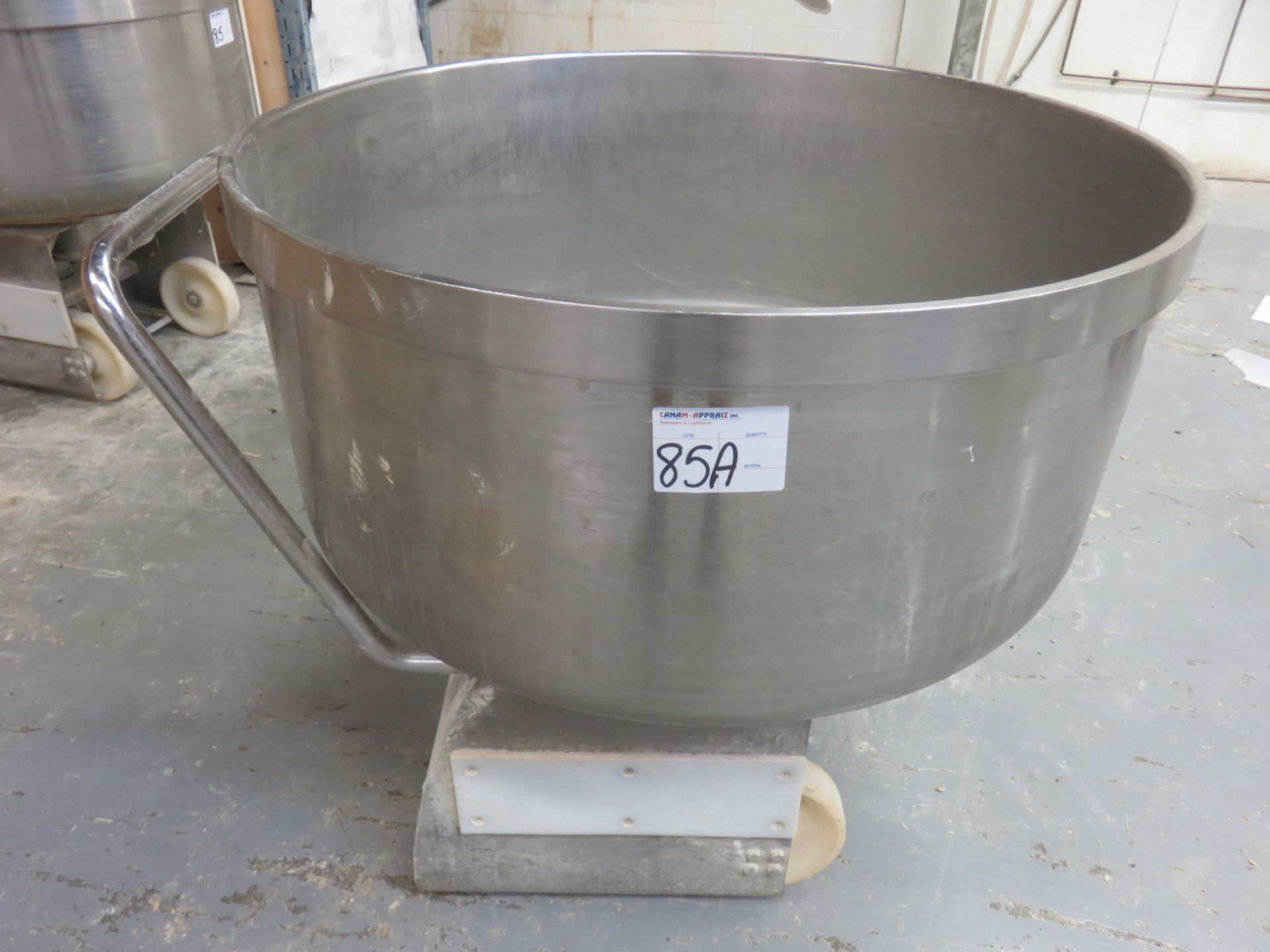 STAINLESS STEEL APPROX 40.75"DIA X 19"DEEP APPROX. 250-300KG CAP ROLLING SPIRAL DOUGH MIXING BOWL