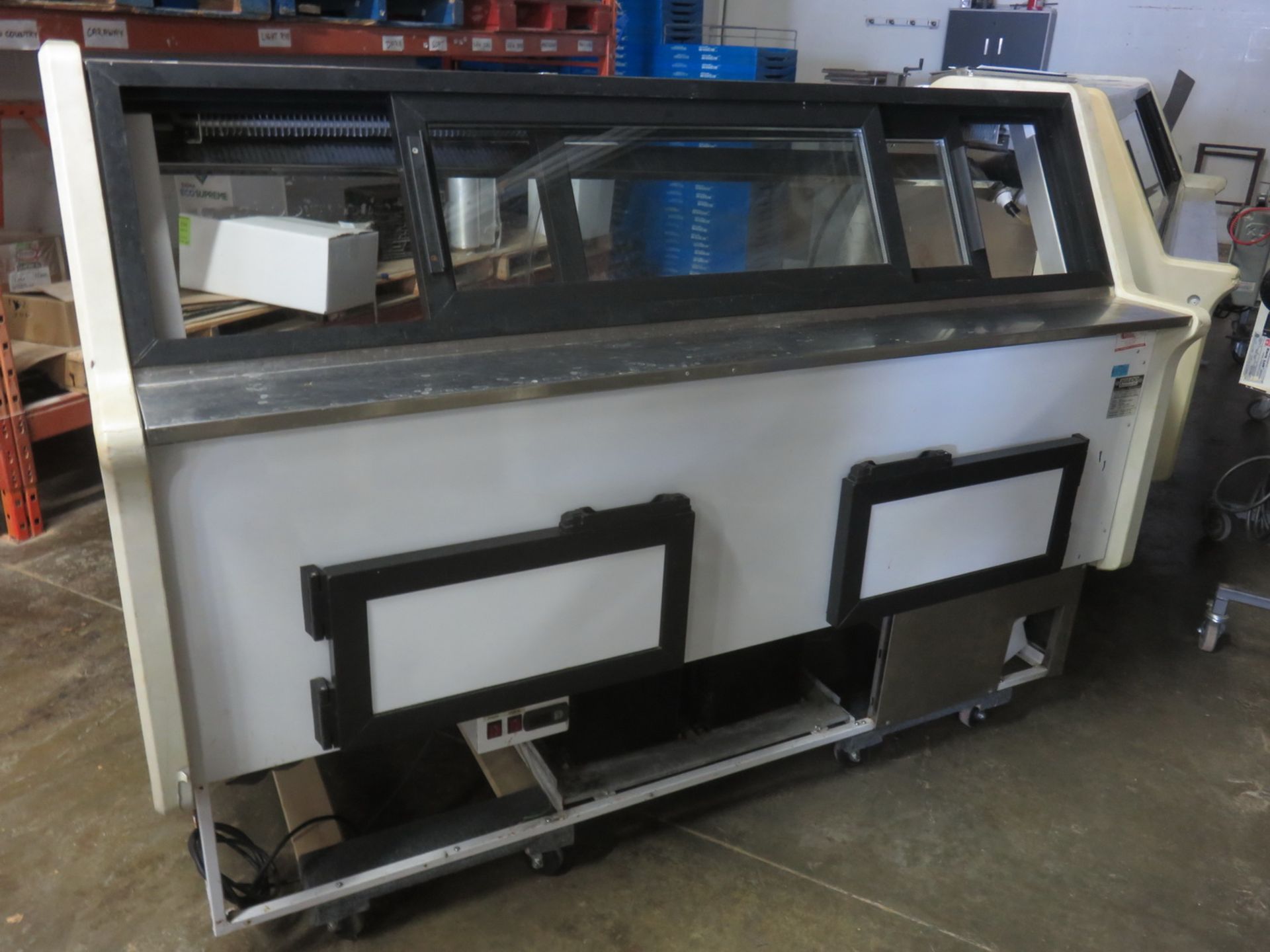 IGLOO MODEL RSC6 6'L REFRIGERATED DELI COUNTER DISPLAY, S/N R6-050315-1/6427 - Image 2 of 3