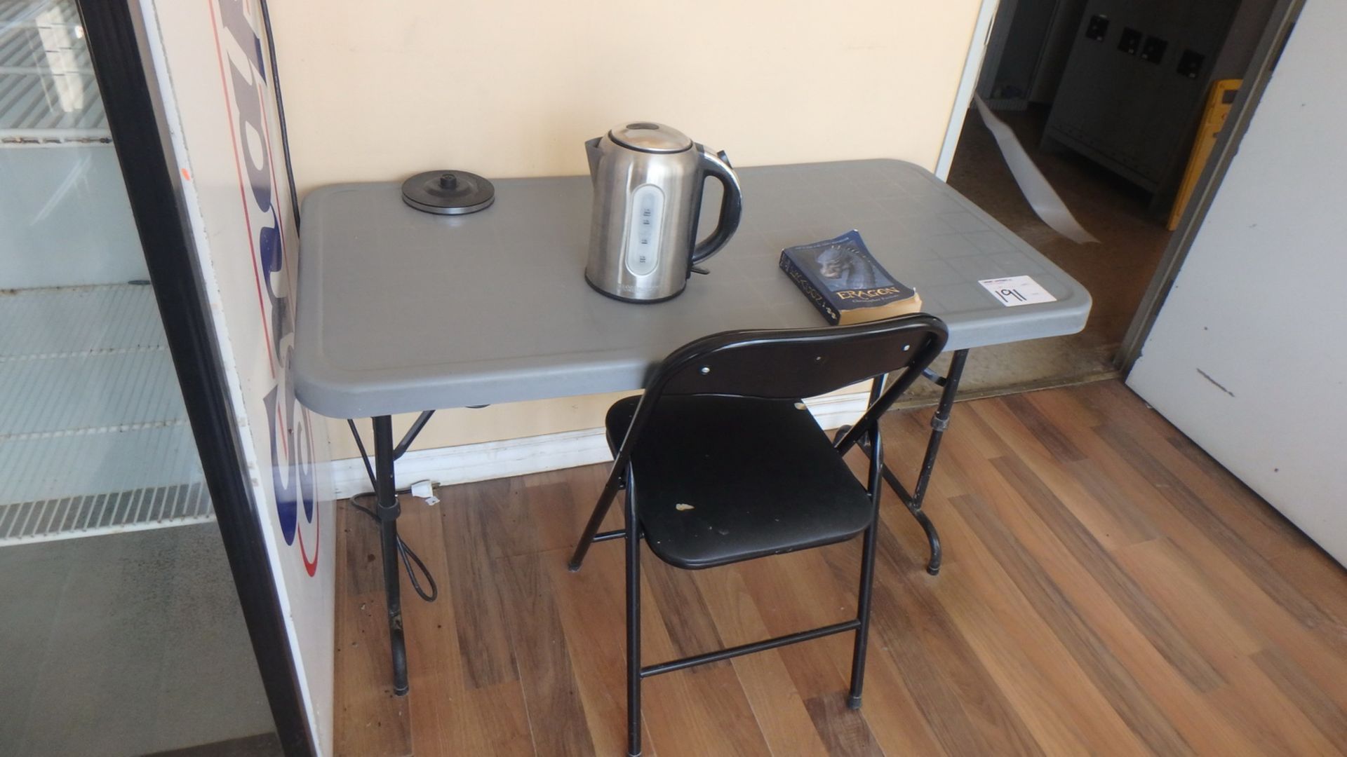LOT - CONTENTS OF LUNCH ROOM C/O: GLASS DOOR FRIDGE, FOLDING TABLES, CHAIRS, DESK, MICROWAVE, ETC. - Image 4 of 4