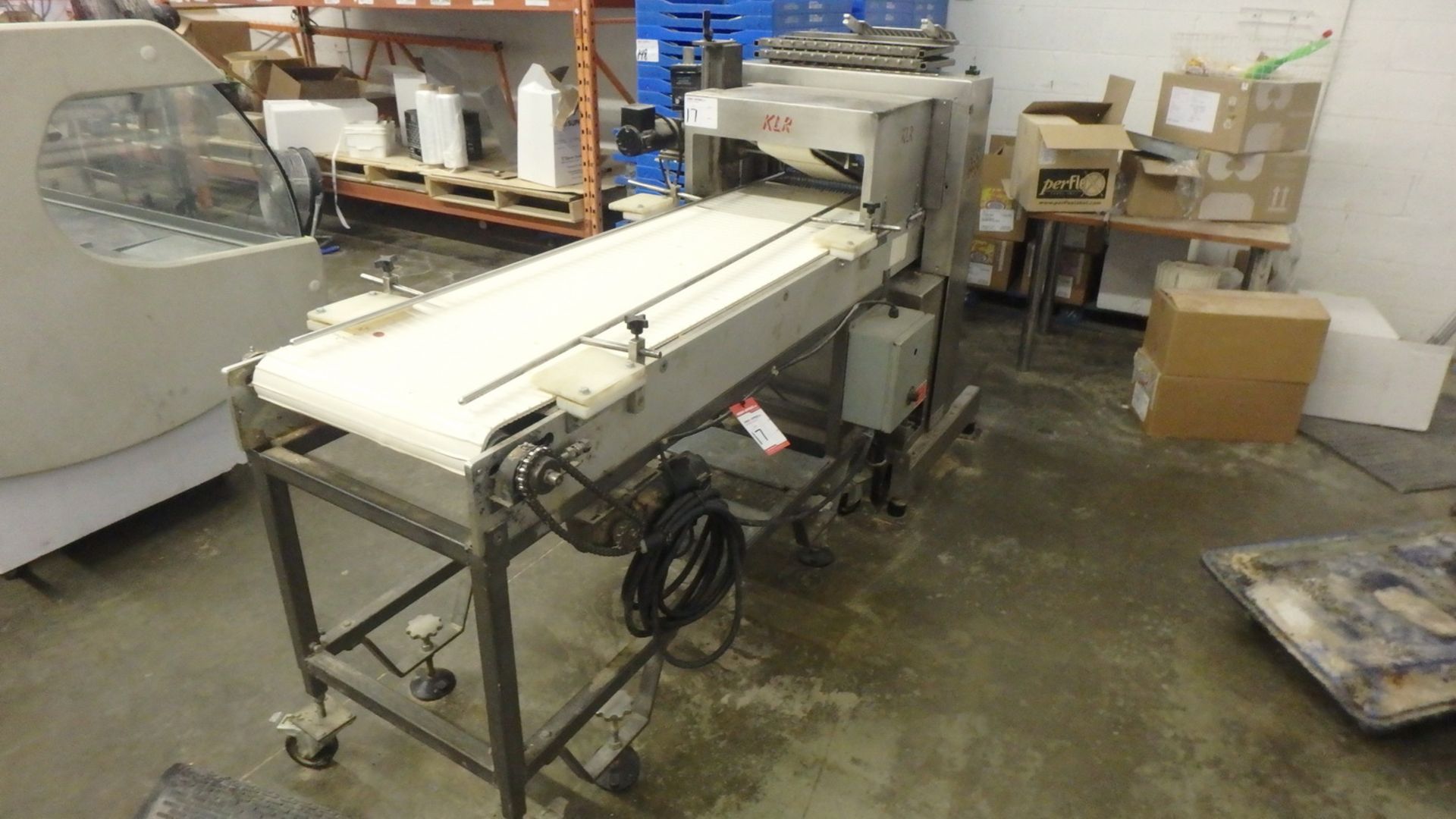 KLR MODEL J-TYPE D20 STAINLESS STEEL AUTOMATIC BREAD SLICER W/ KLR PLASTIC BELT CONVEYOR, S/N 200455 - Image 5 of 5