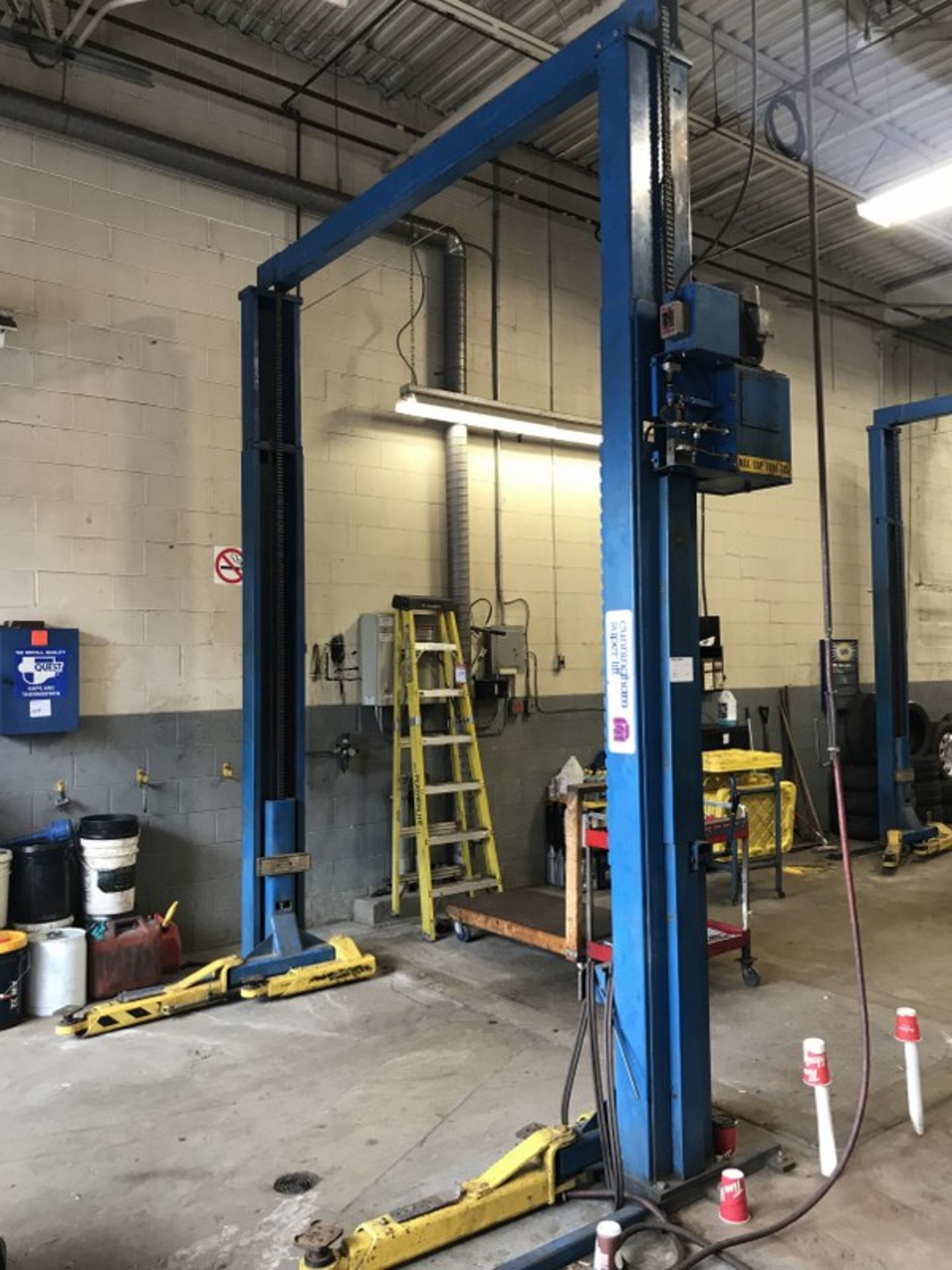 BISHAMON 7,000LBS VEHICLE HOIST - MODEL # USA-30