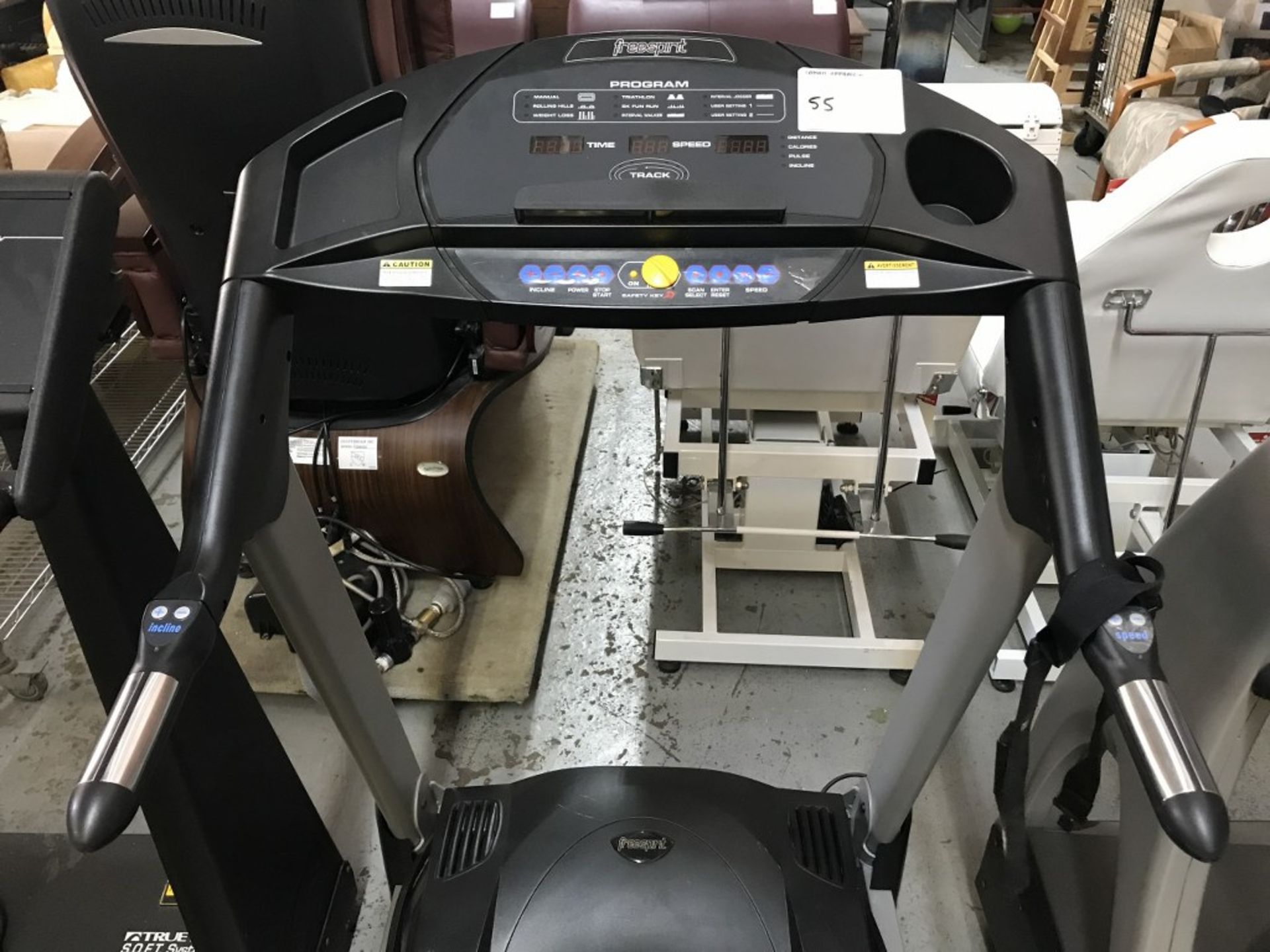 FREE SPIRIT TREADMILL WITH HEART MONITOR - MODEL # 122 300800 - Image 3 of 4