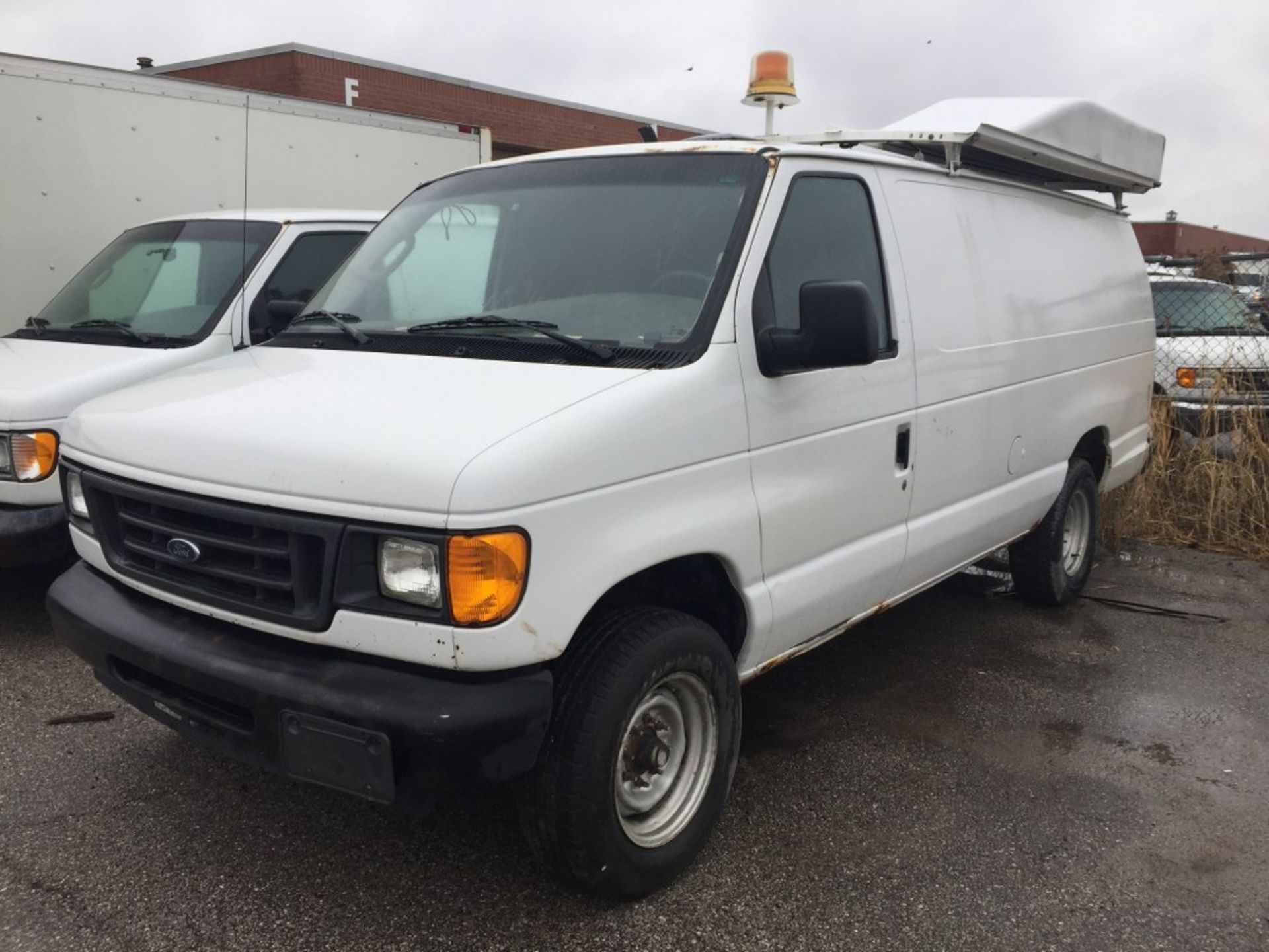 2006 Ford Econoline E250 Cargo Van w/ 231,981km - Image 3 of 5