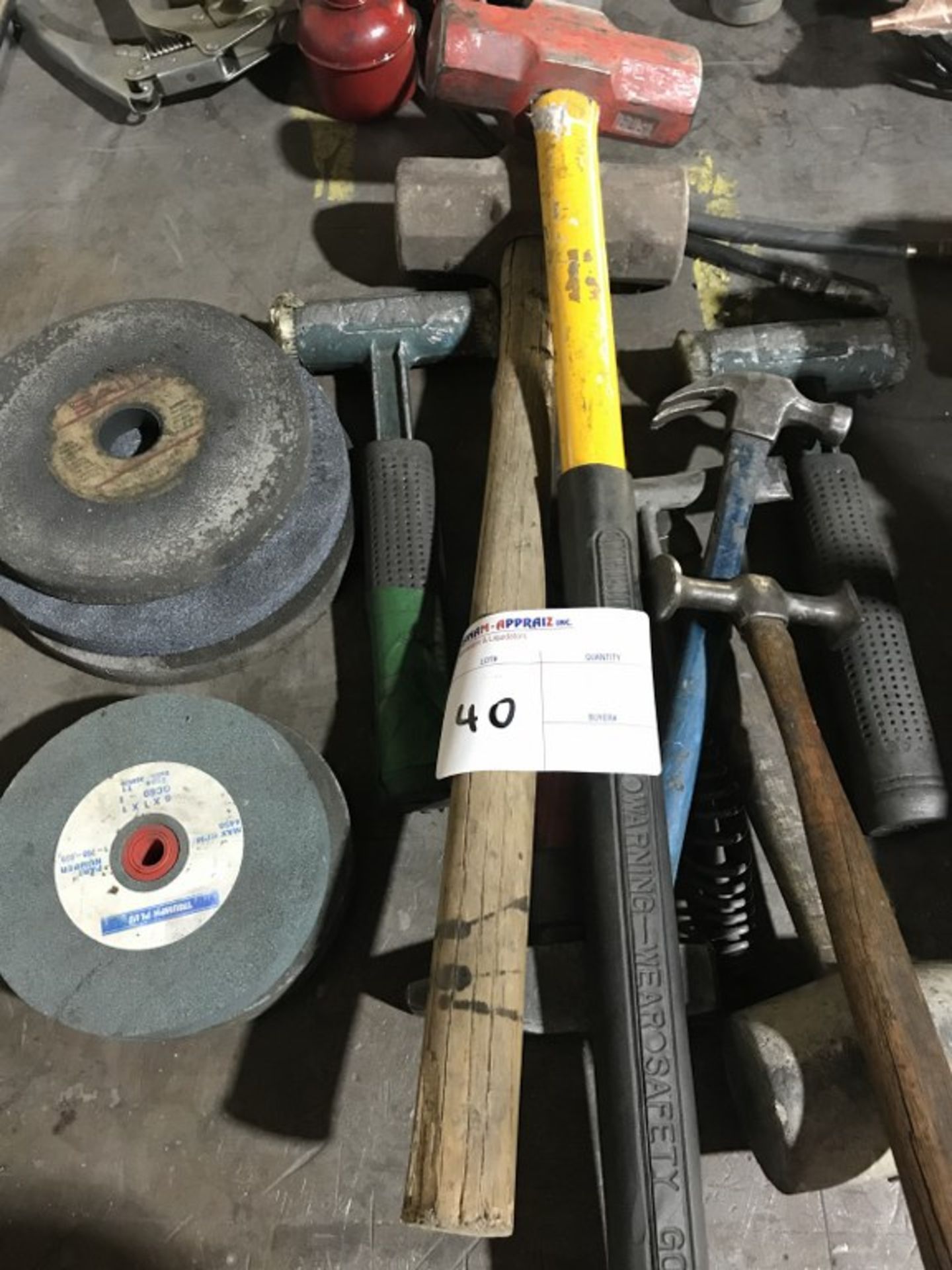 MIXED LOT - 7 X ASSORTED HAMMERS; 5 X ASSORTED GRINDING DISCS