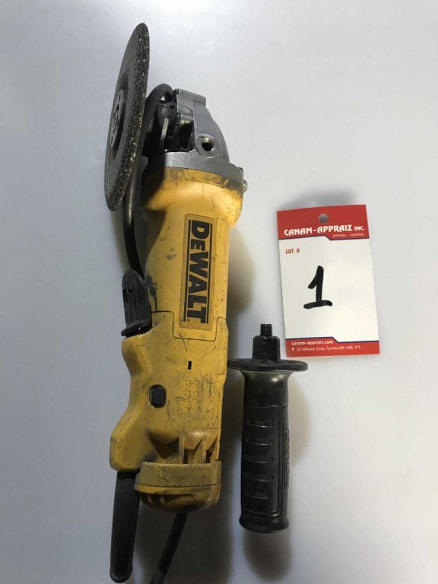 1 X DEWALT - ANGLE GRINDER 4 1/2" - MODEL # DWE402