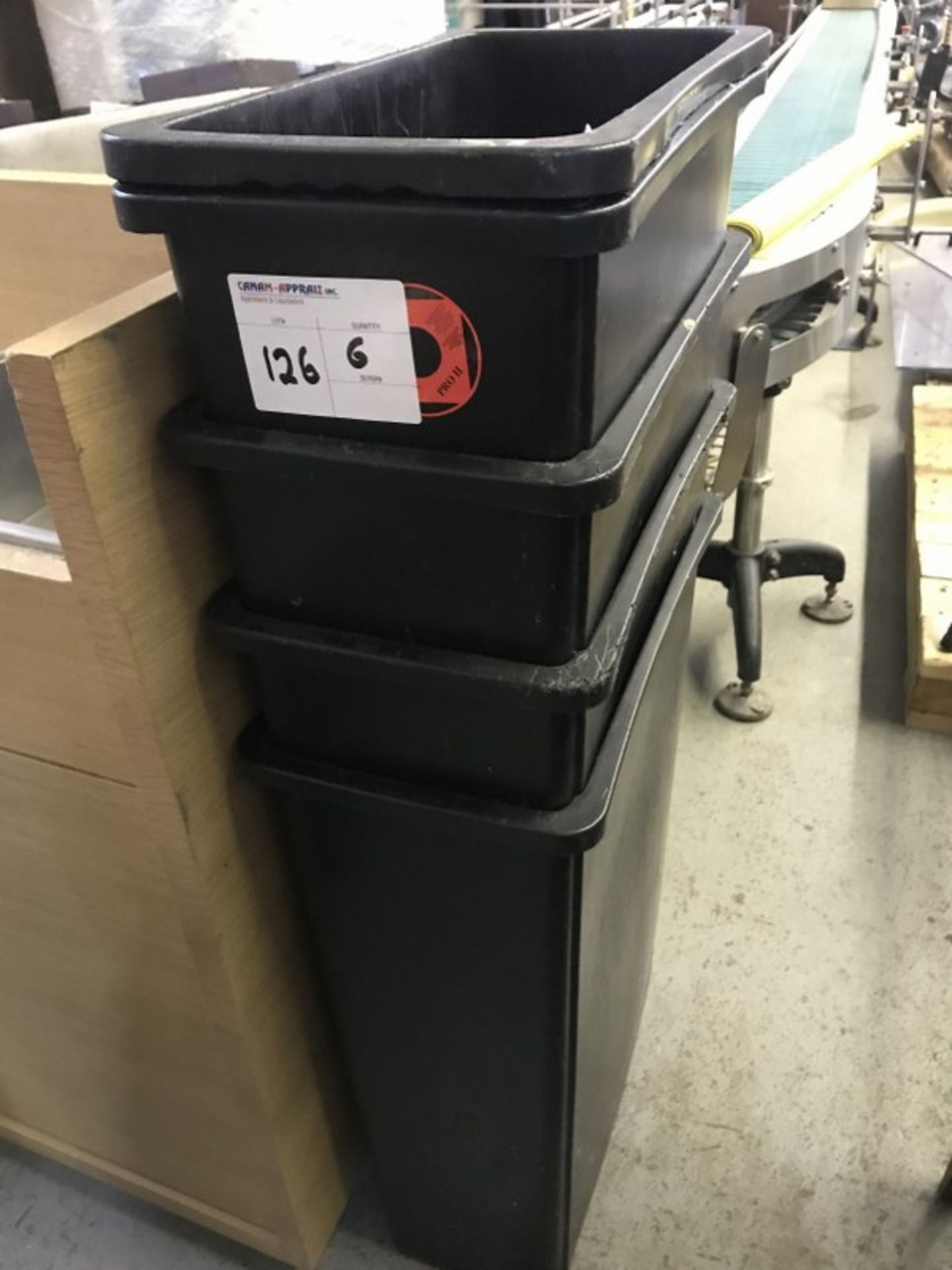 LOT OF BLACK PLASTIC GARBAGE BINS - 6 PCS - Image 2 of 2