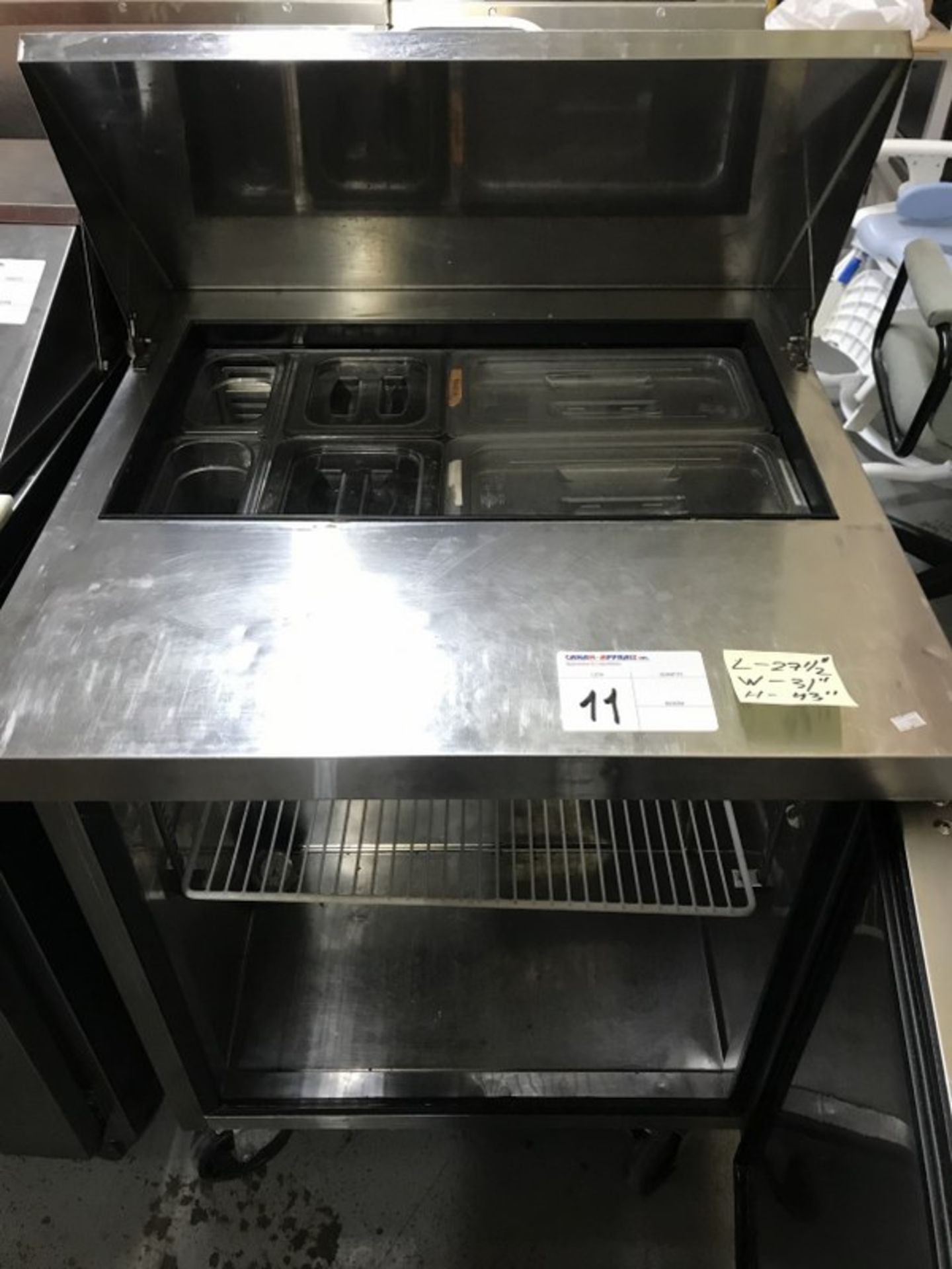 MASTER-BILT - MODEL: SP27-8 - 27" SANDWICH/SALAD PREP TABLE WITH REFRIGERATED BASE, 115V - Image 2 of 3