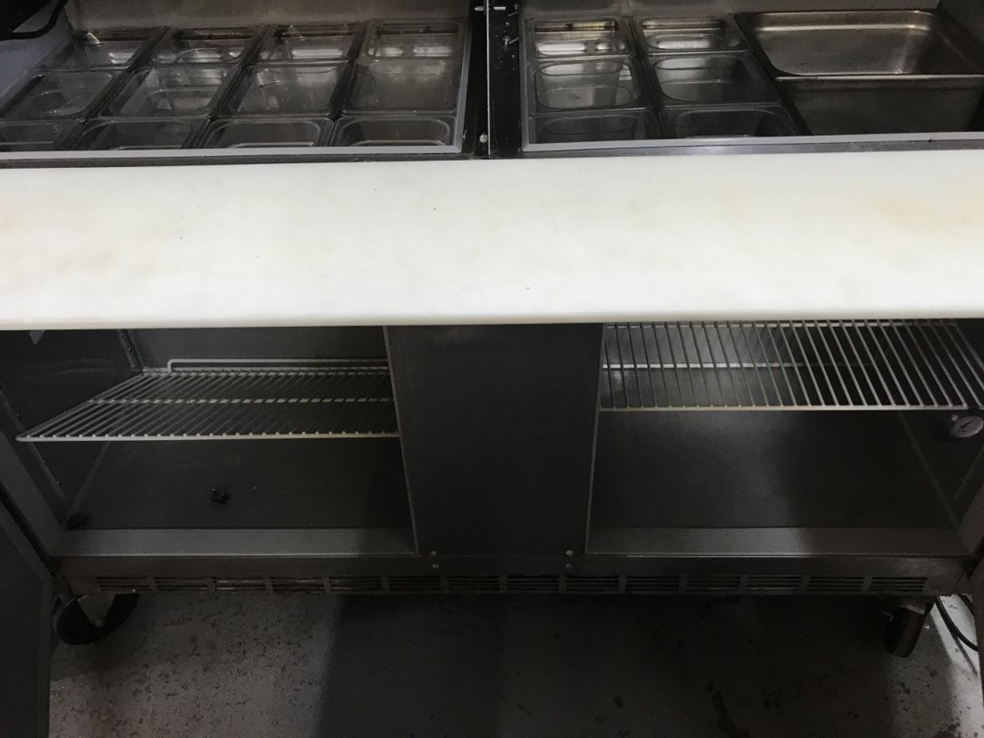 BEVERAGE-AIR - MODEL: SPE60-24M-DS - 60" MEGA-TOP SANDWICH/SALAD PREP TABLE - ELITE SERIES - Image 3 of 4