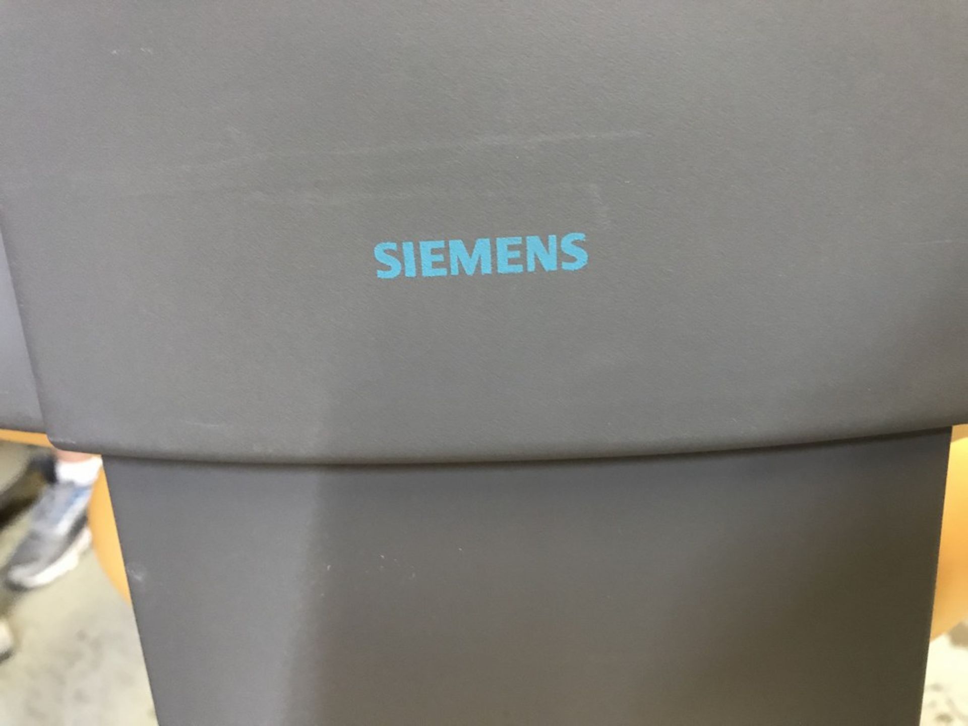 SIEMENS - ADJUSTABLE DENTAL CHAIR - & WOOD CHAIR ON CASTERS - Image 3 of 3