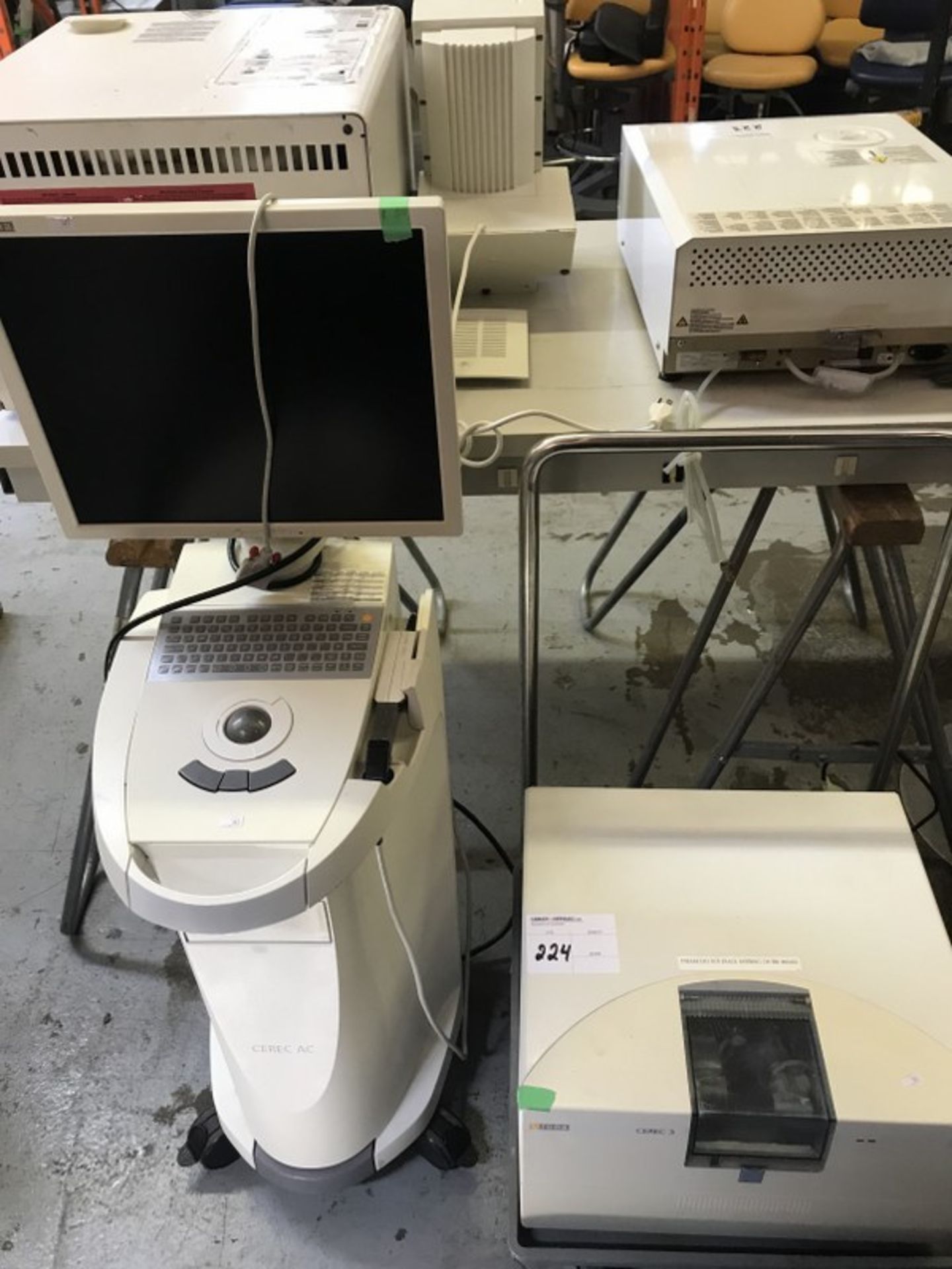 SIRONA CEREC 3 - MILLING MACHINE AND SCANNER - MODELS: 58 33 400 D 3329 AND 6212166 D3492