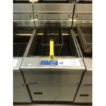 PITCO - MODEL: SG18 - STAINLESS STEEL FRYER. 34"X20"X47"