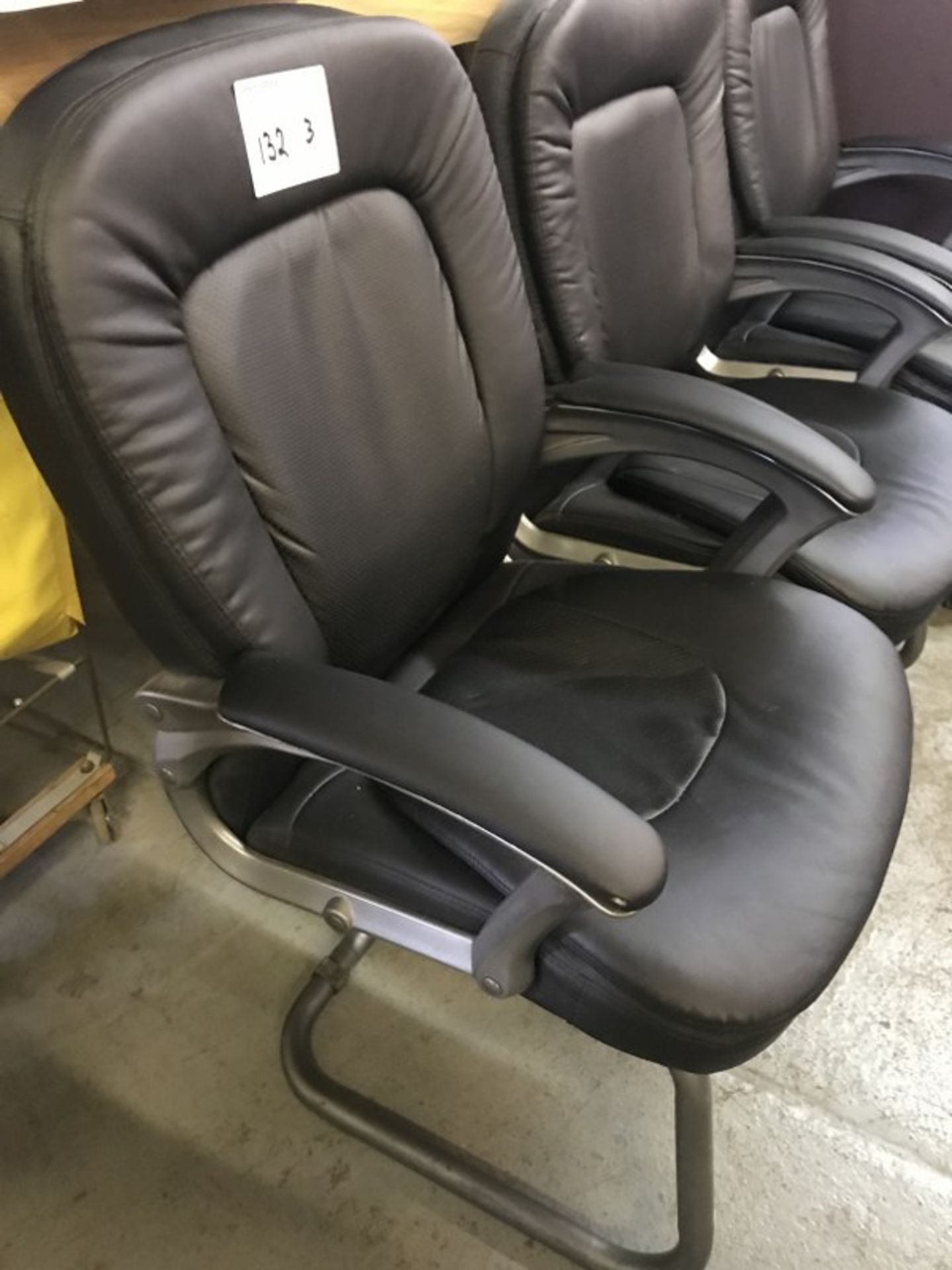 LOT OF LEATHER OFFICE CHAIRS - 3 PCS - Image 2 of 2