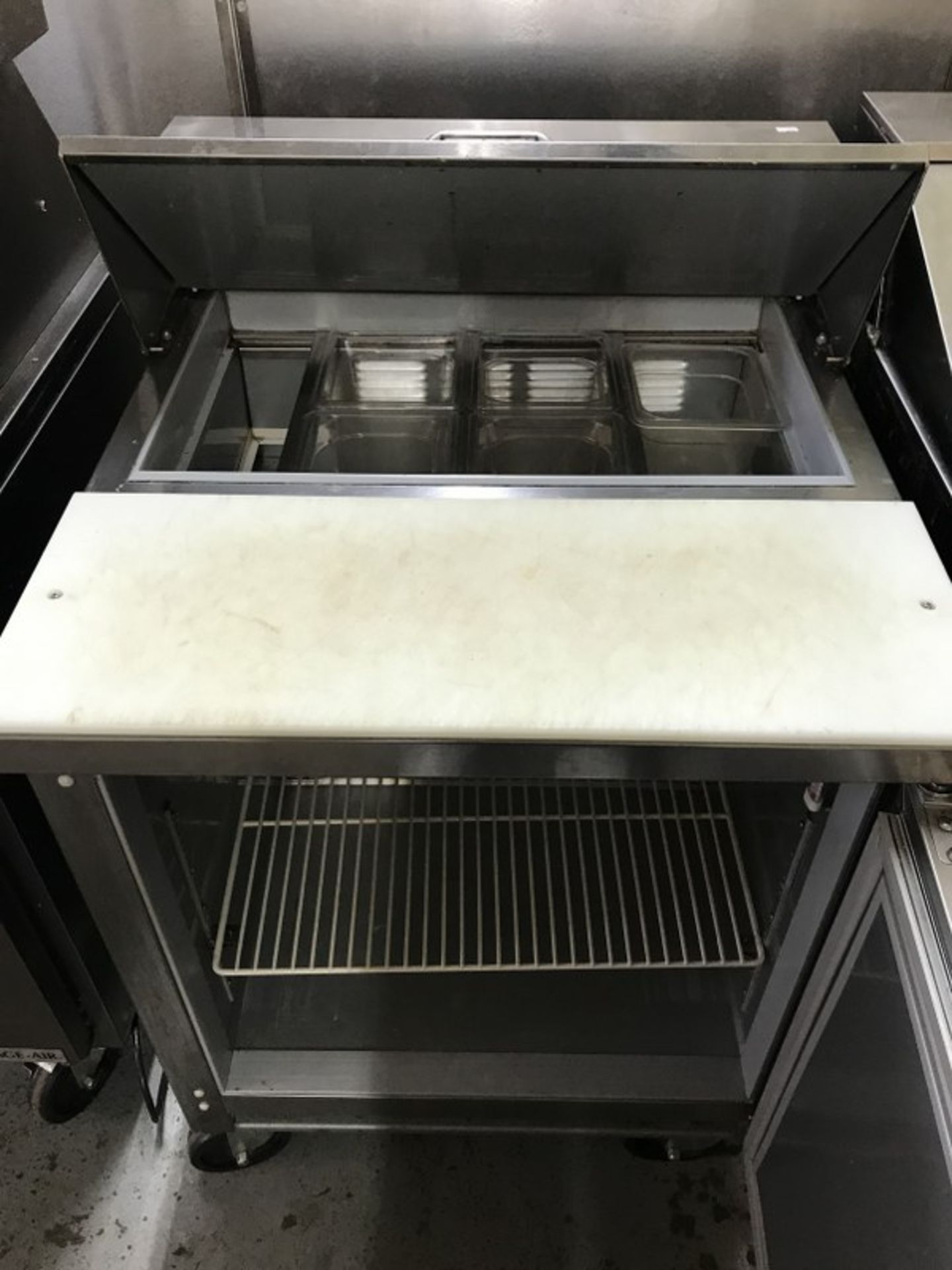 BEVERAGE-AIR - MODEL: SPE27 - 27" 1-REFRIGERATED SANDWICH PREP TABLE - Image 2 of 3