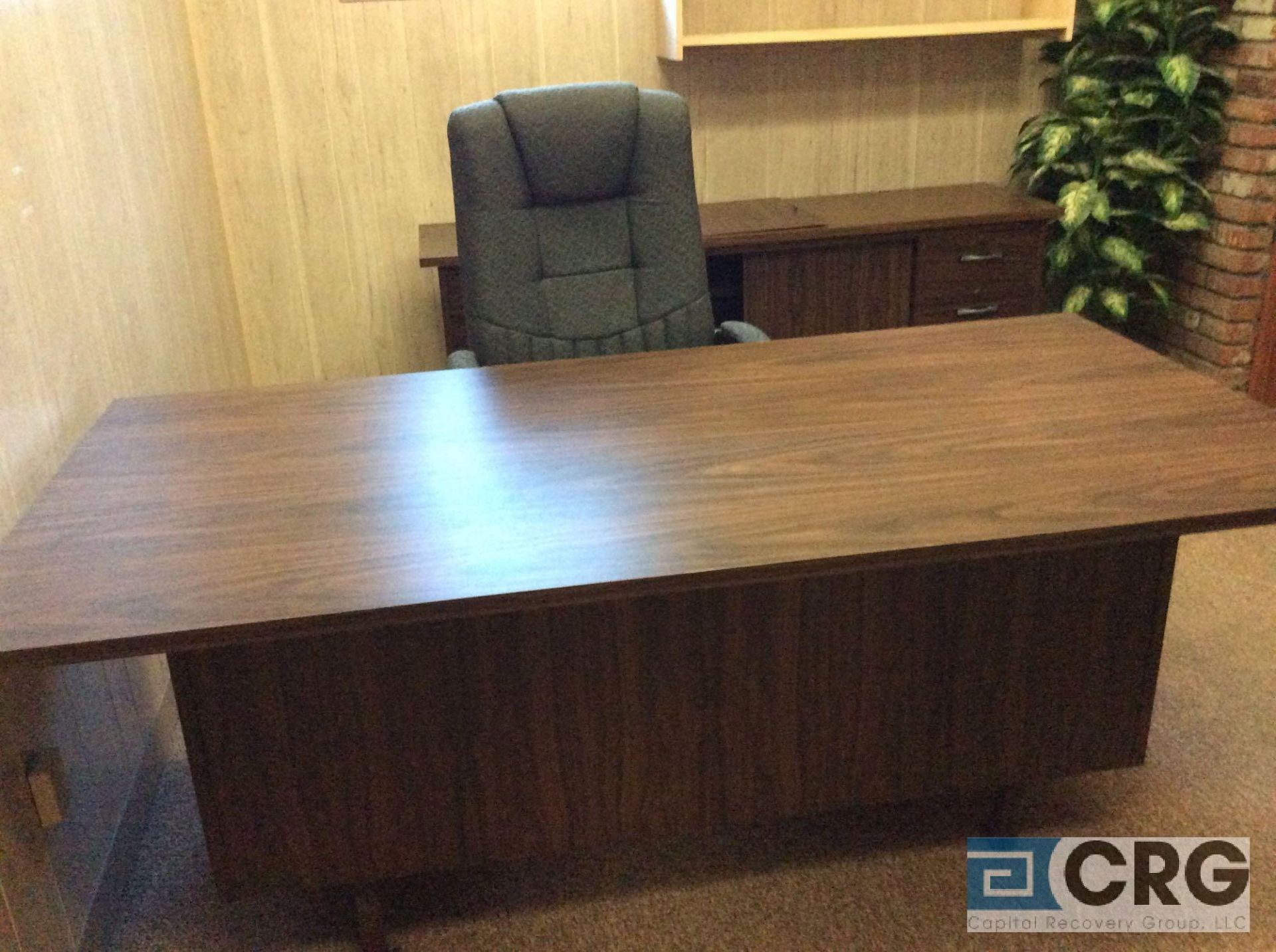 Lot of assorted office furnishings etc, including desks, chairs, file cabinets, bookcases etc, - Image 6 of 15